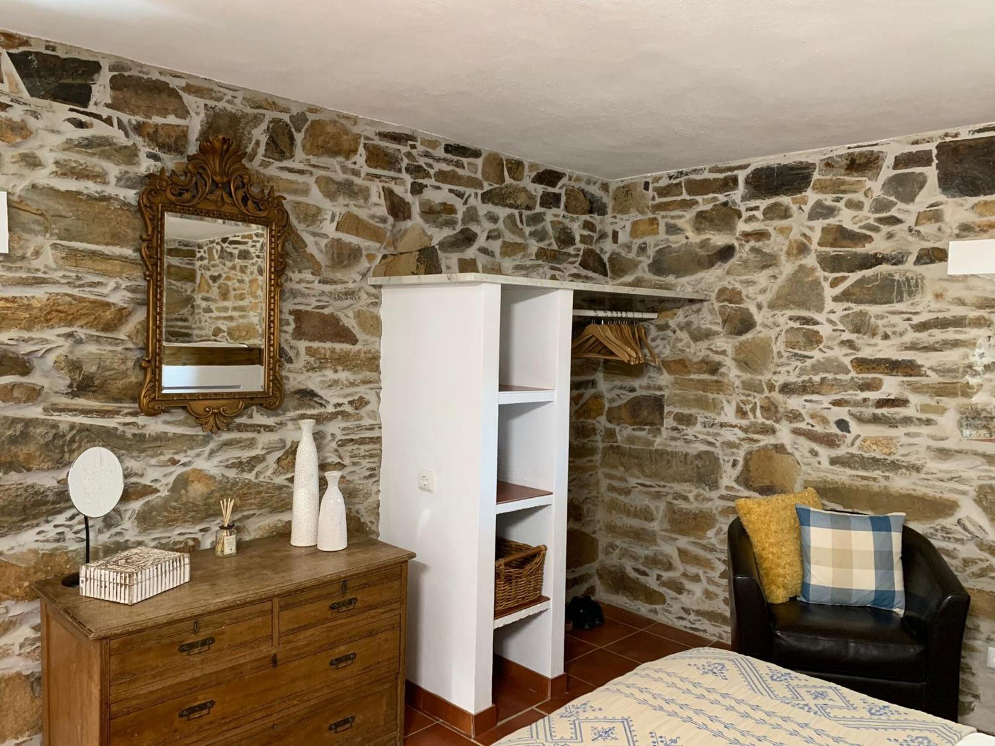 Family Room with Mountain View - Photo 2