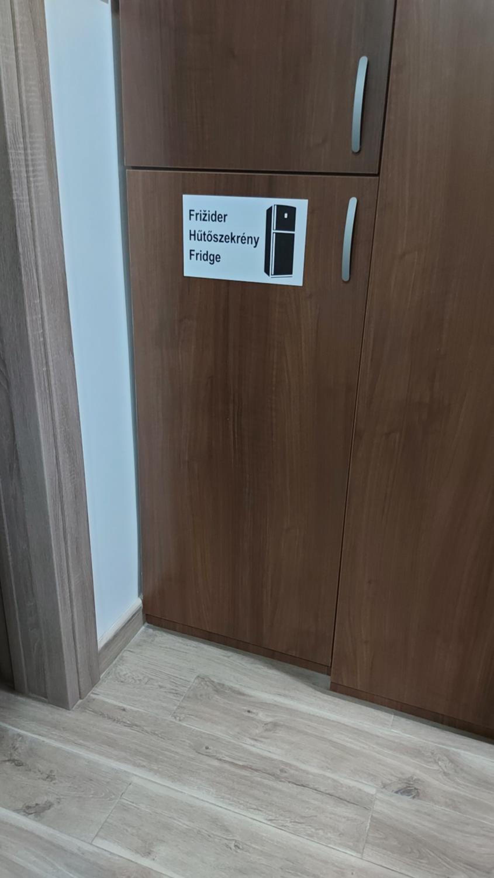 Economy Triple Room photo 2