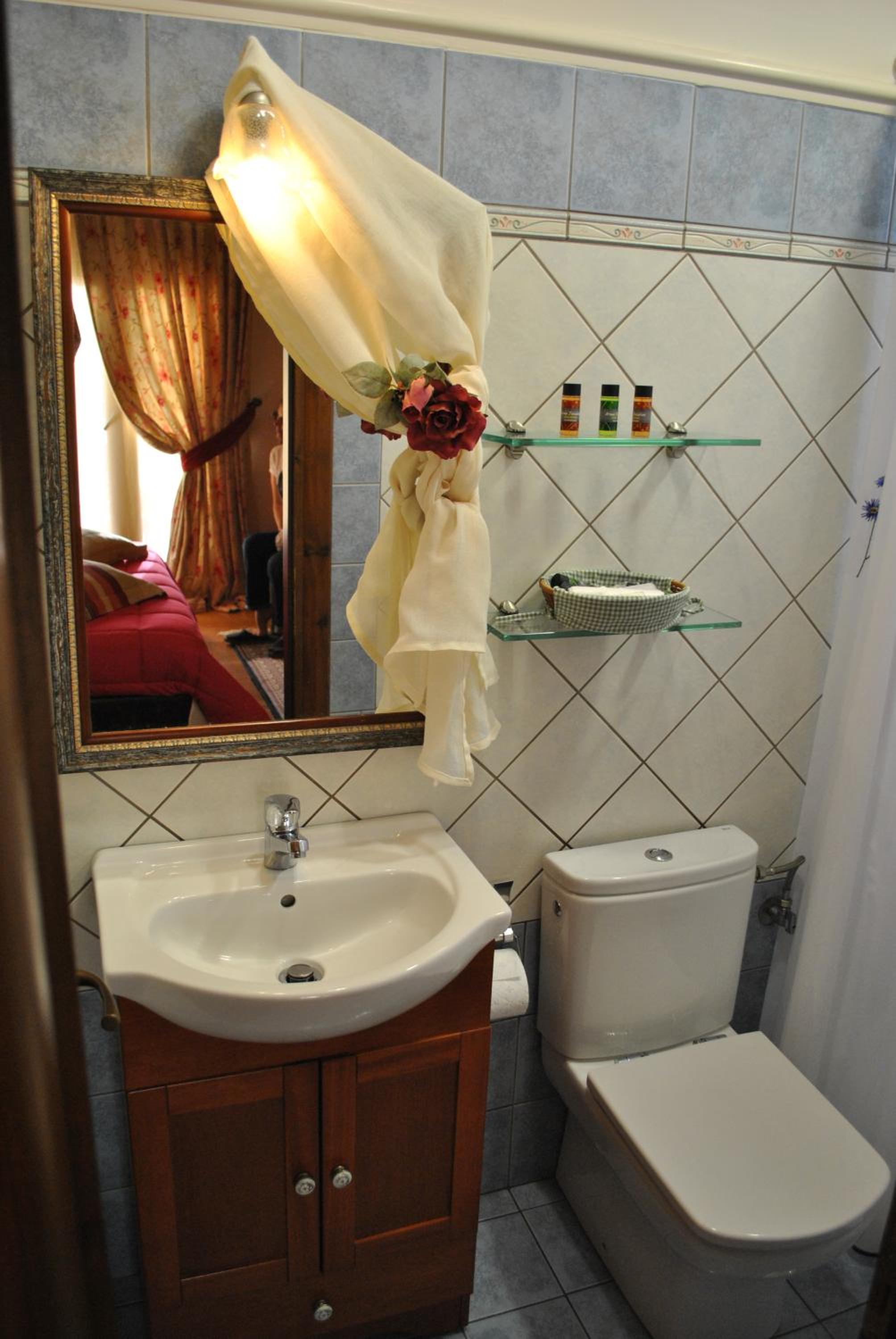 Double Room with Fireplace - Photo 18