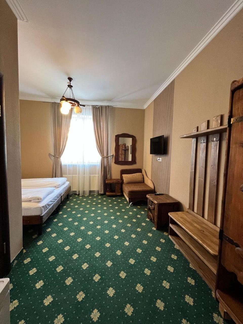 Double or Twin Room photo 2