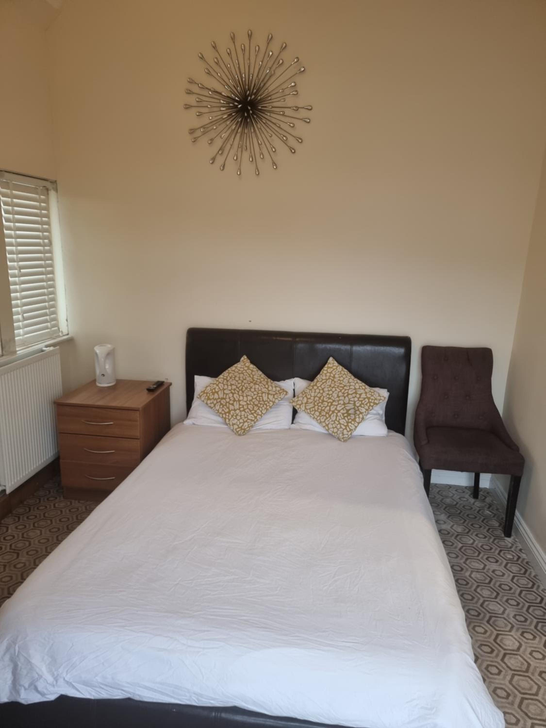 Budget Double Room - Photo 1