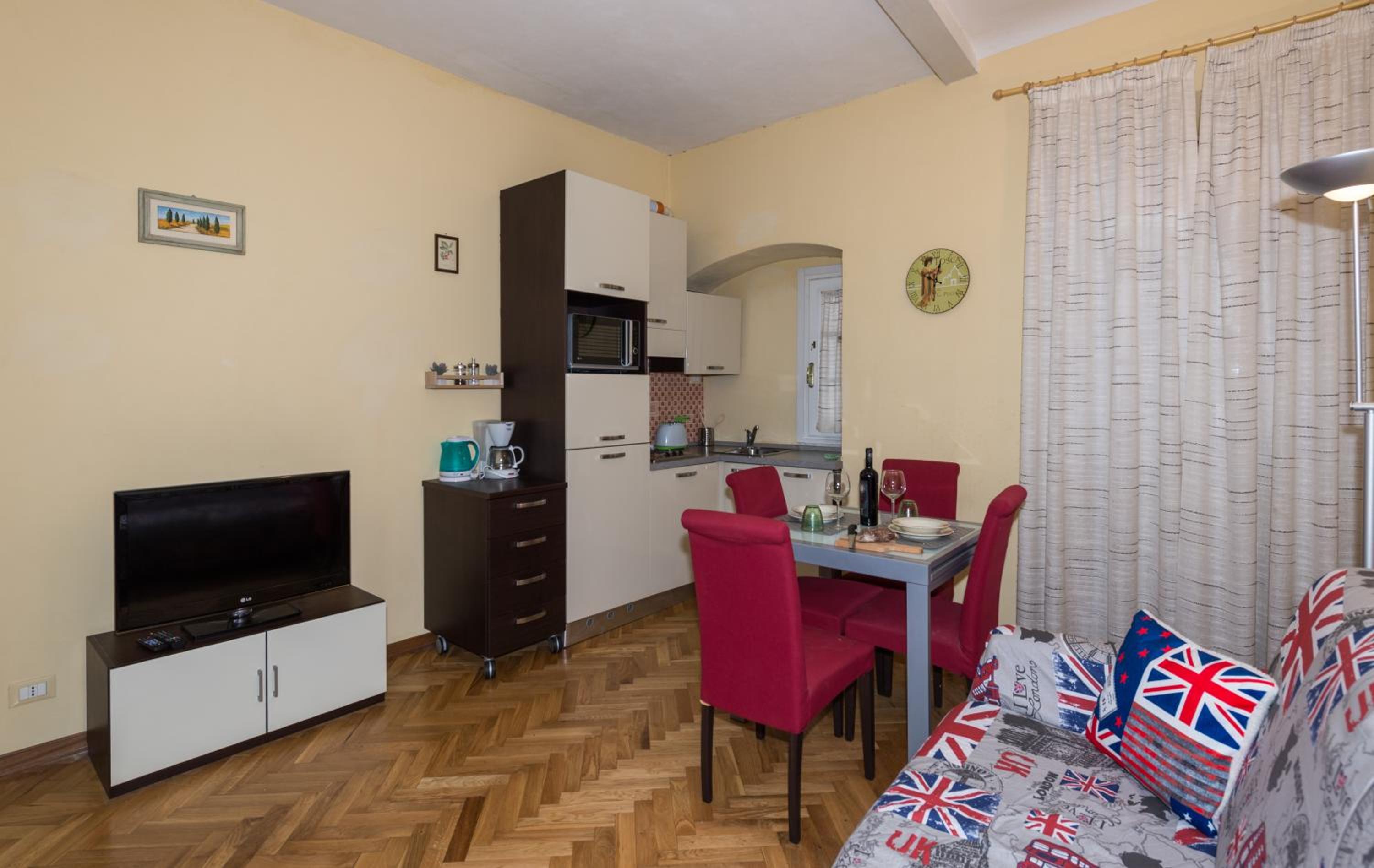 Standard Apartment photo 3