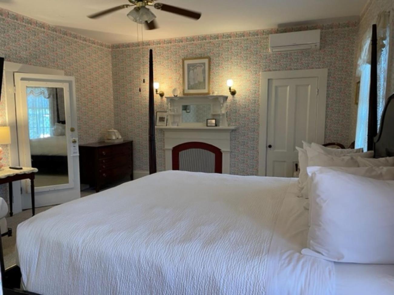 Deluxe Double or Twin Room photo 3