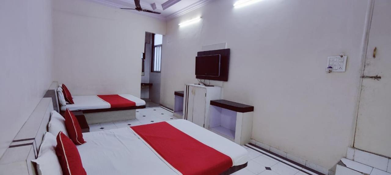 Triple Room with Balcony - Photo 12
