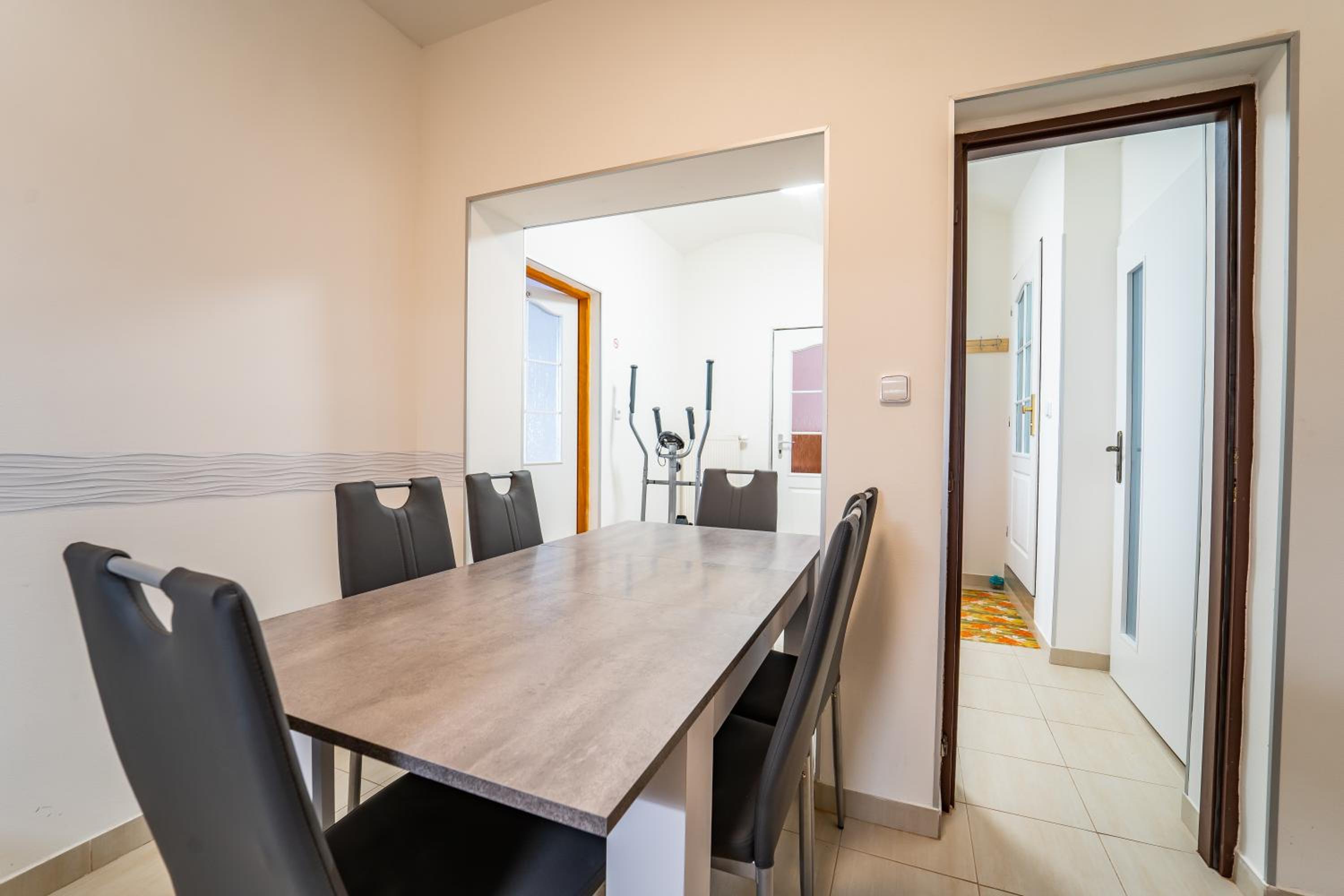 Three-Bedroom Apartment - Photo 9