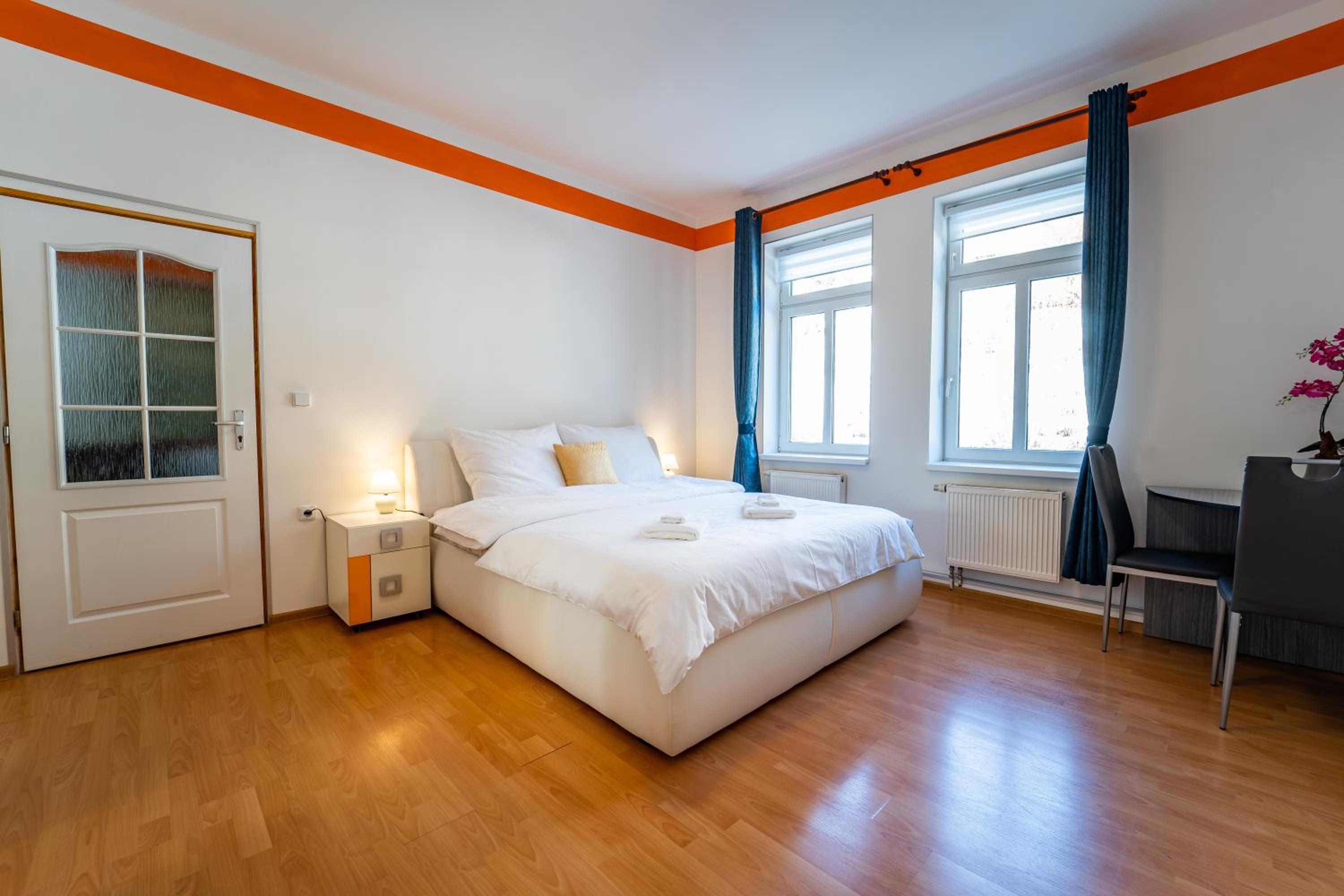 Three-Bedroom Apartment - Photo 15