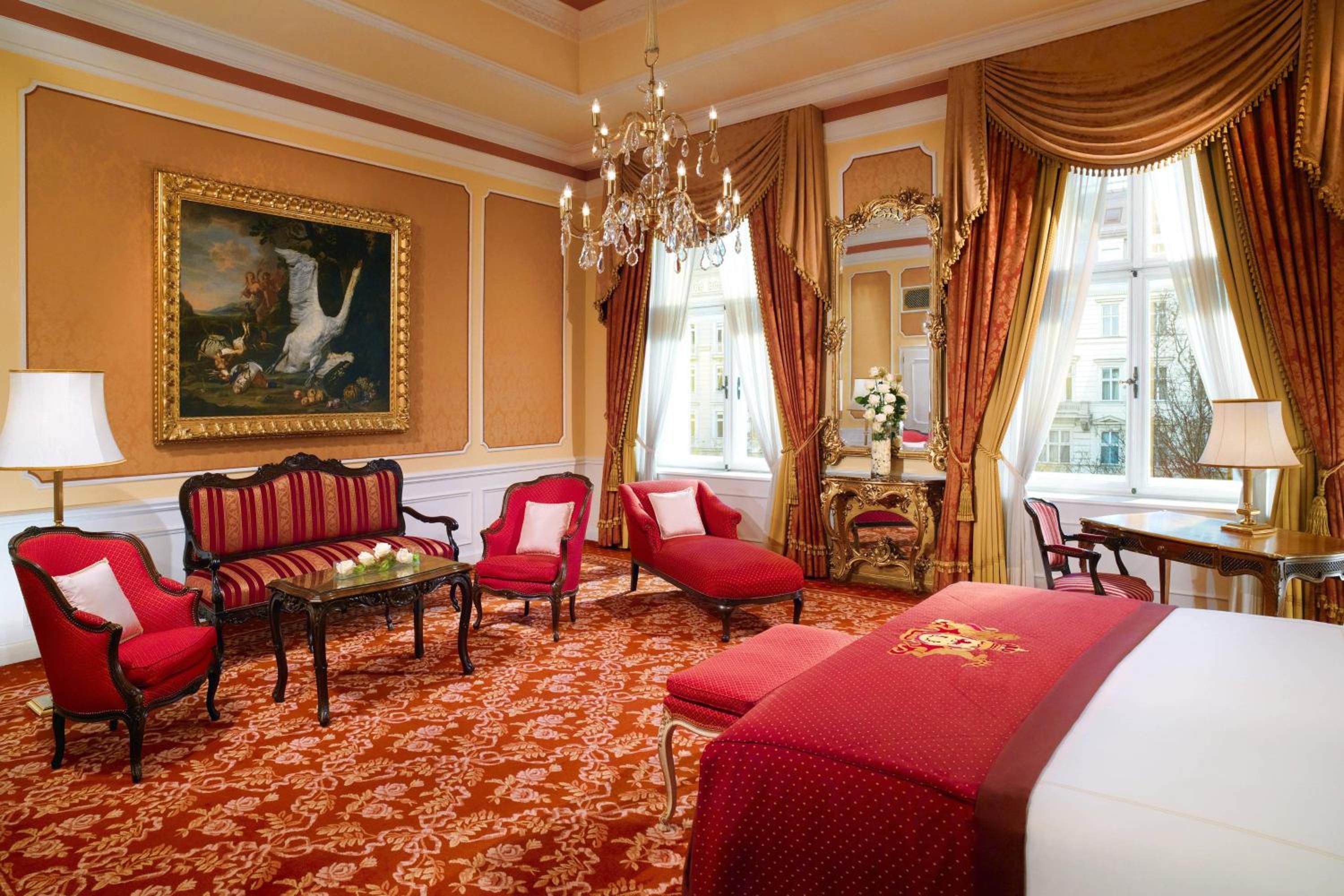 Junior King Suite - Street View