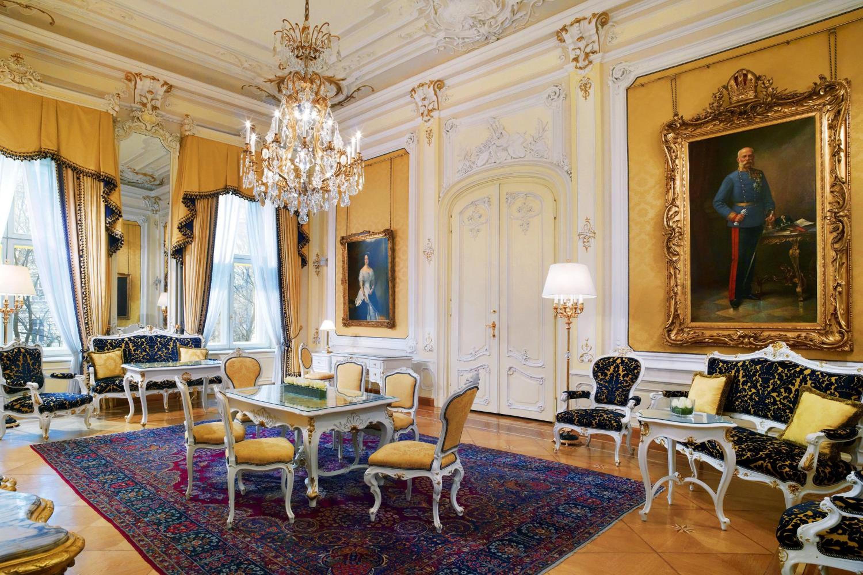 Royal Suite with Butler Service thumbnail 5