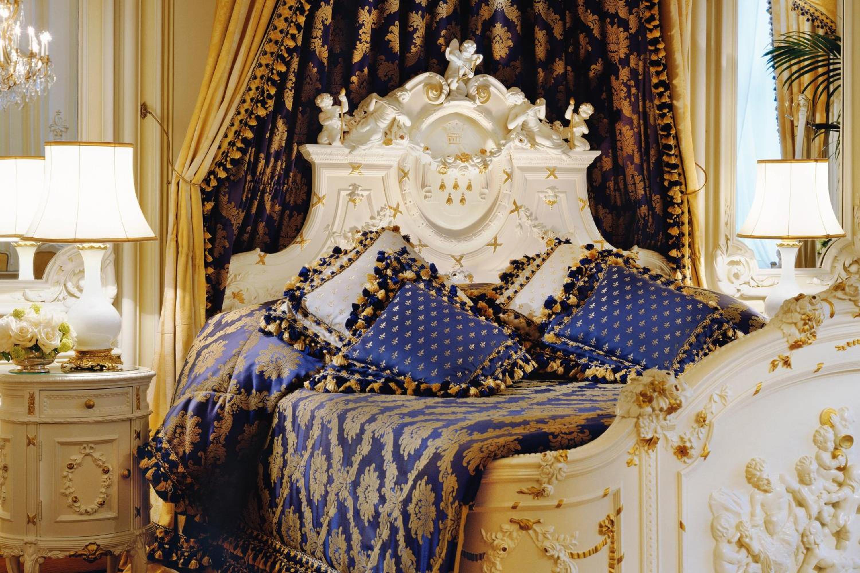 Royal Suite with Butler Service thumbnail 6