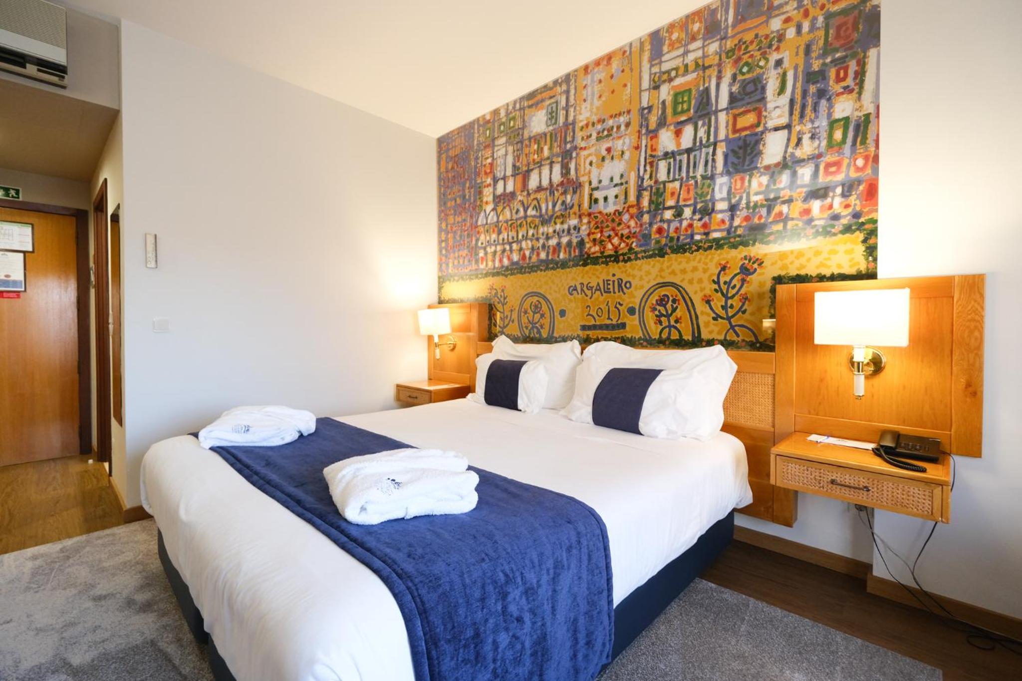 Deluxe King Room - Photo 6