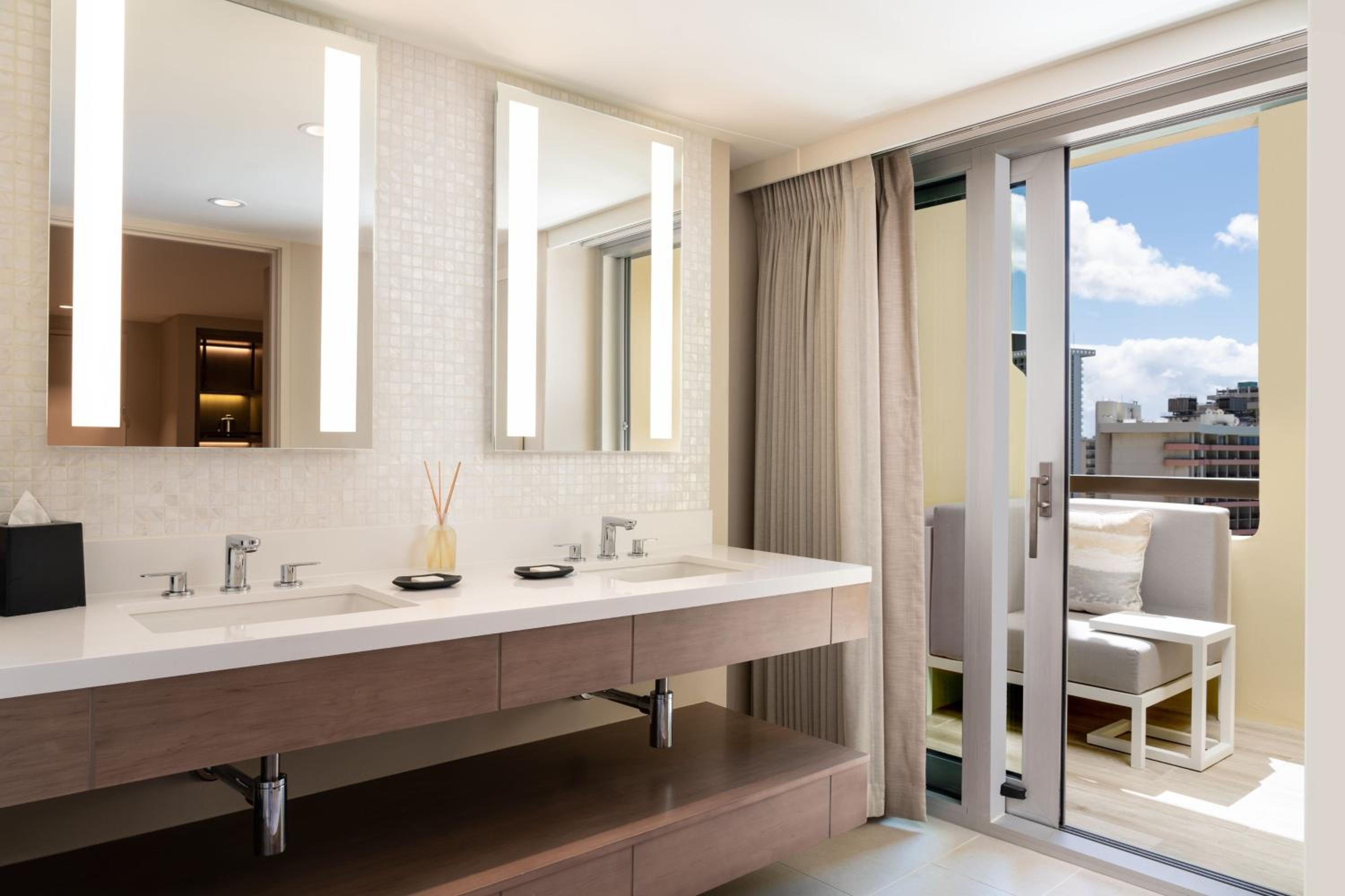 Malia Ocean Suite, Oceanfront