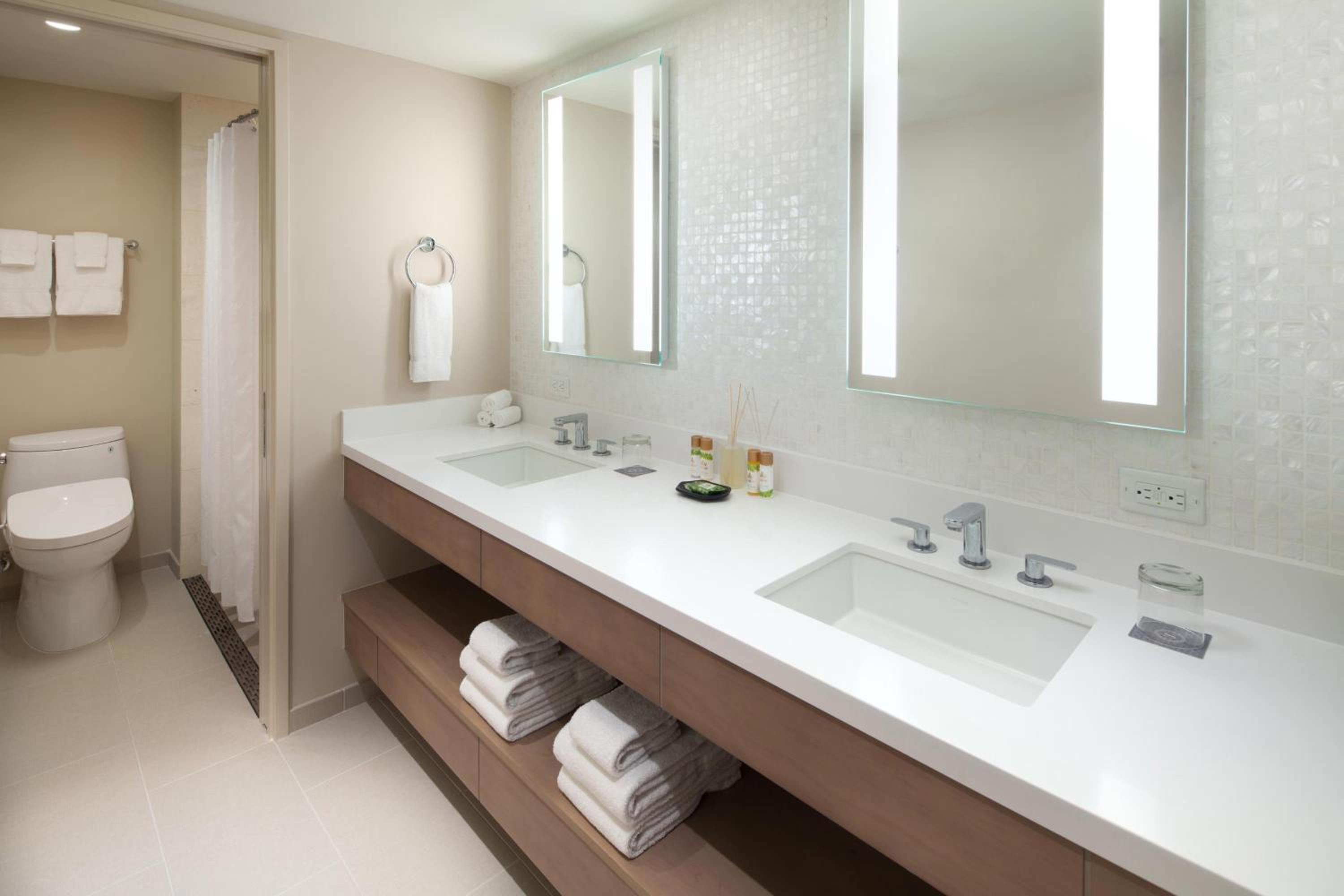 Malia Ocean Suite, Oceanfront