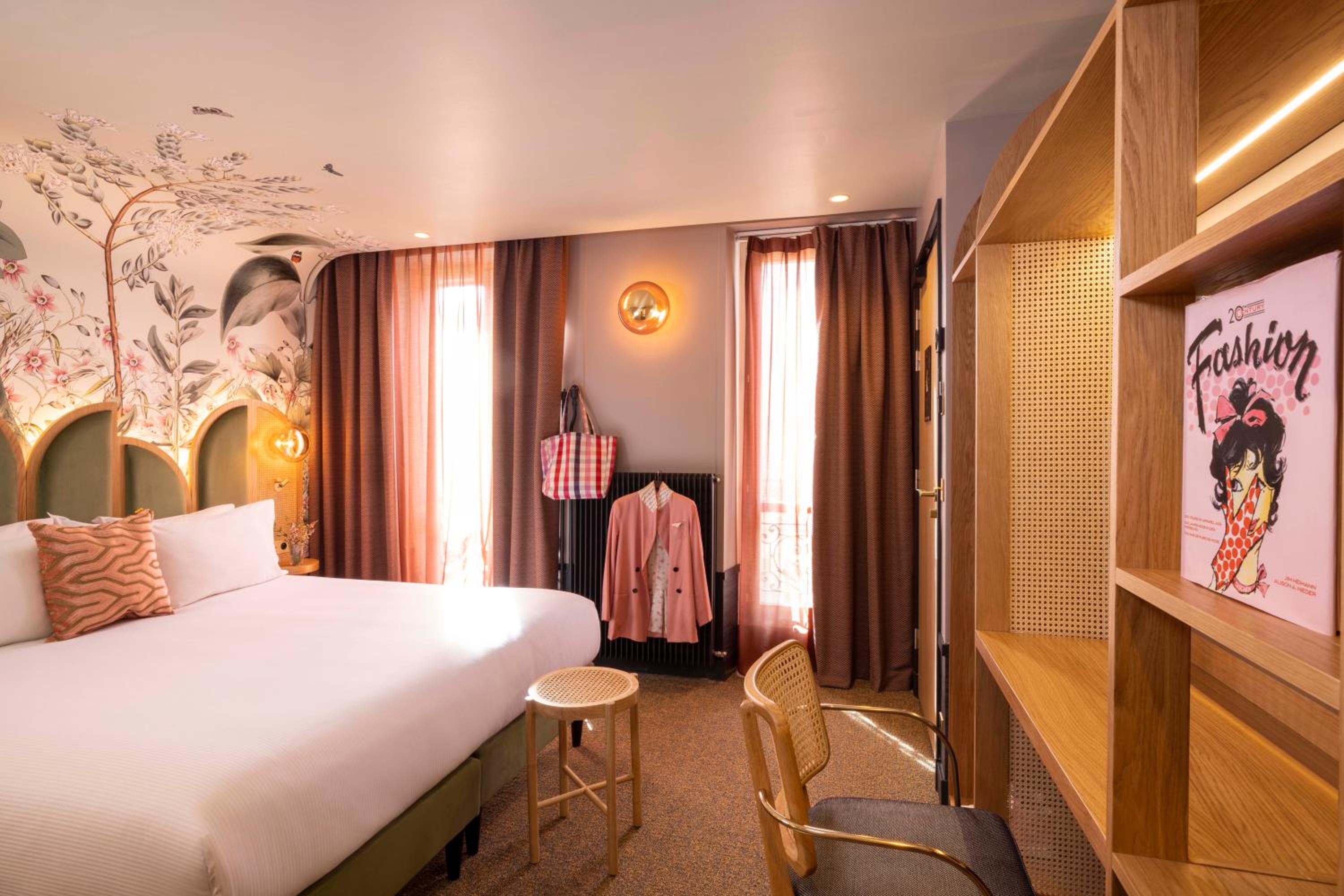Deluxe King Room photo 3