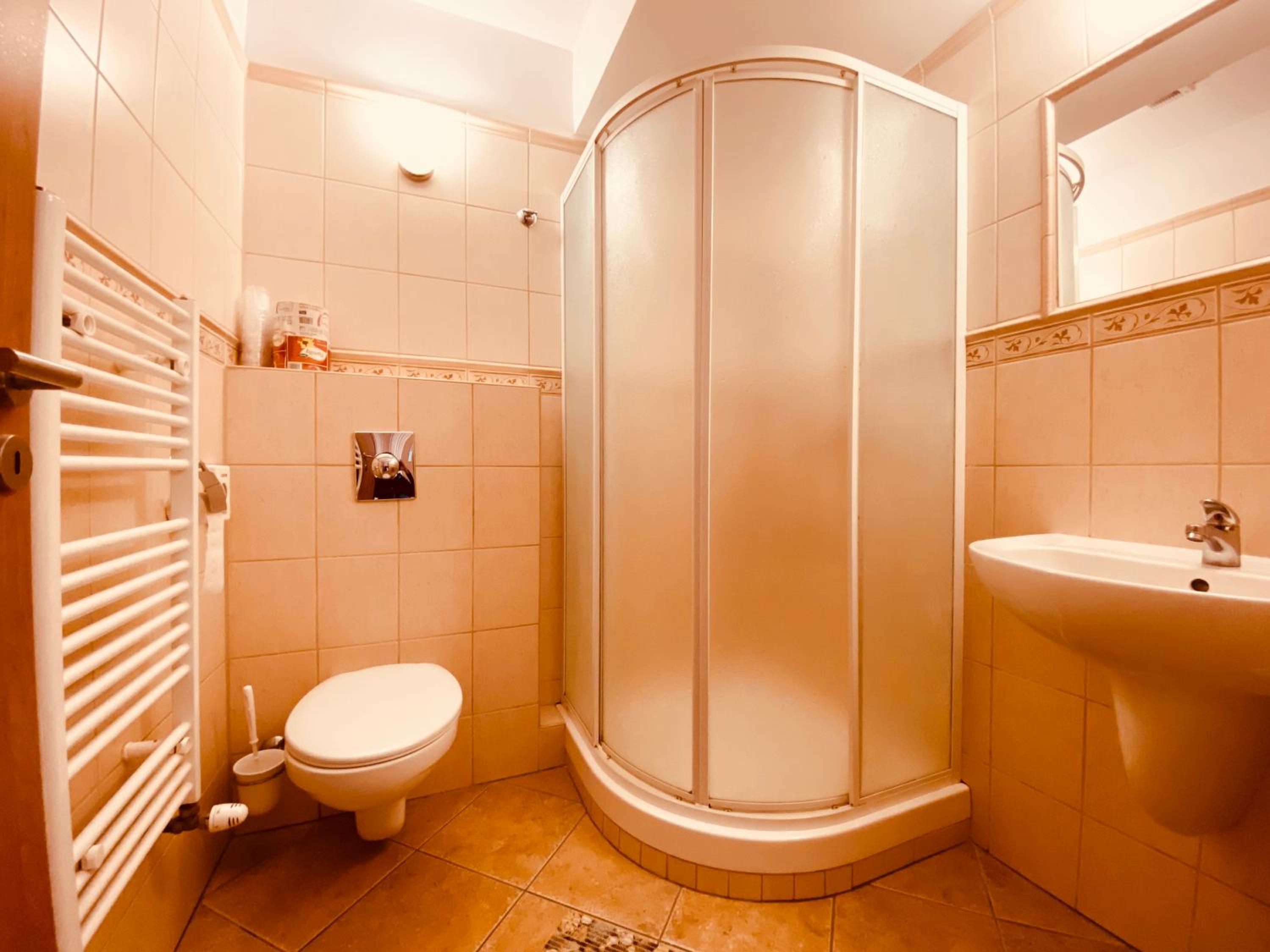 Double Room with Extra Bed (3 Adults) photo 3