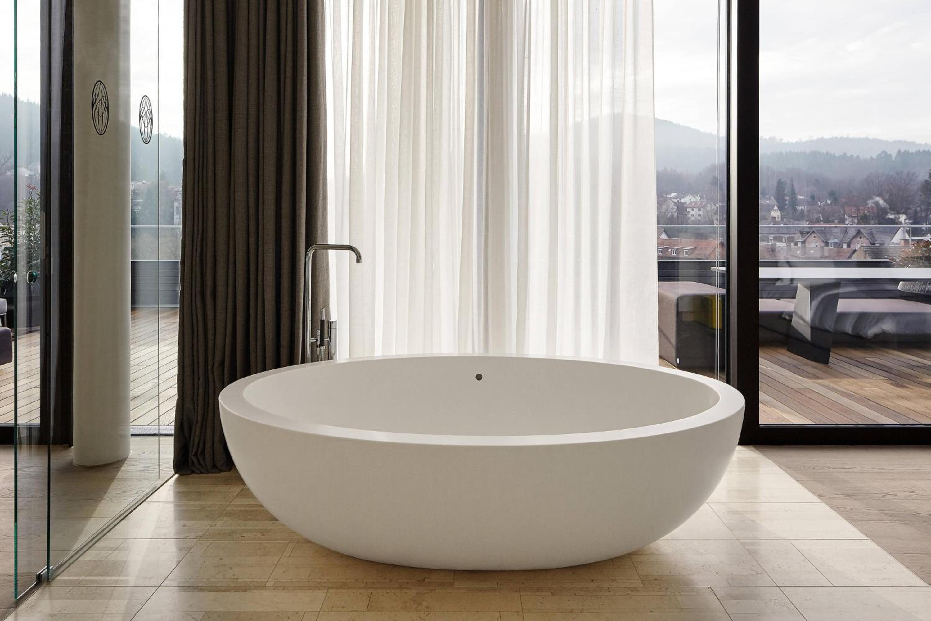 Prestige Suite mit einem Schlafzimmer und Kingsize-Bett mit Balkon – hohe Etage photo