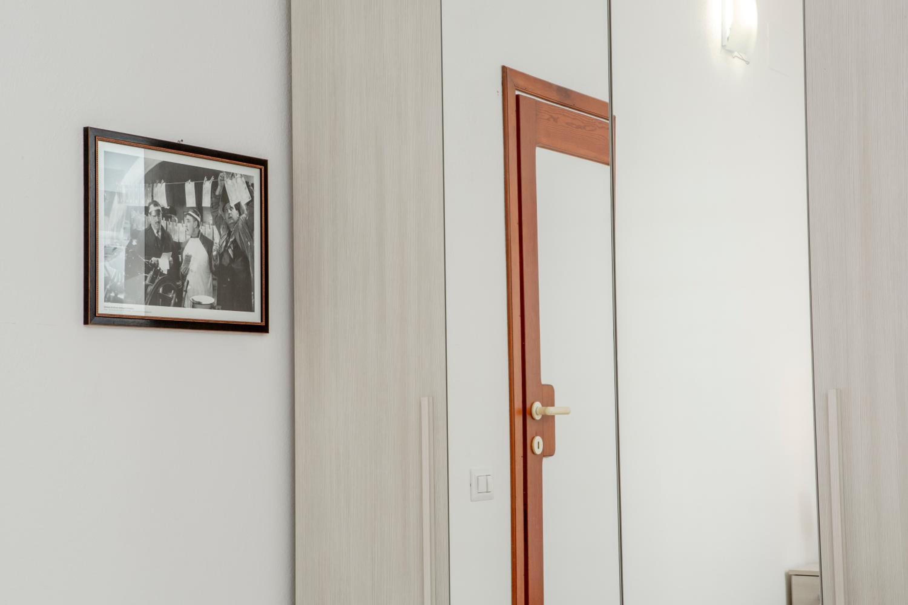 Double Room with Private Bathroom - Photo 5