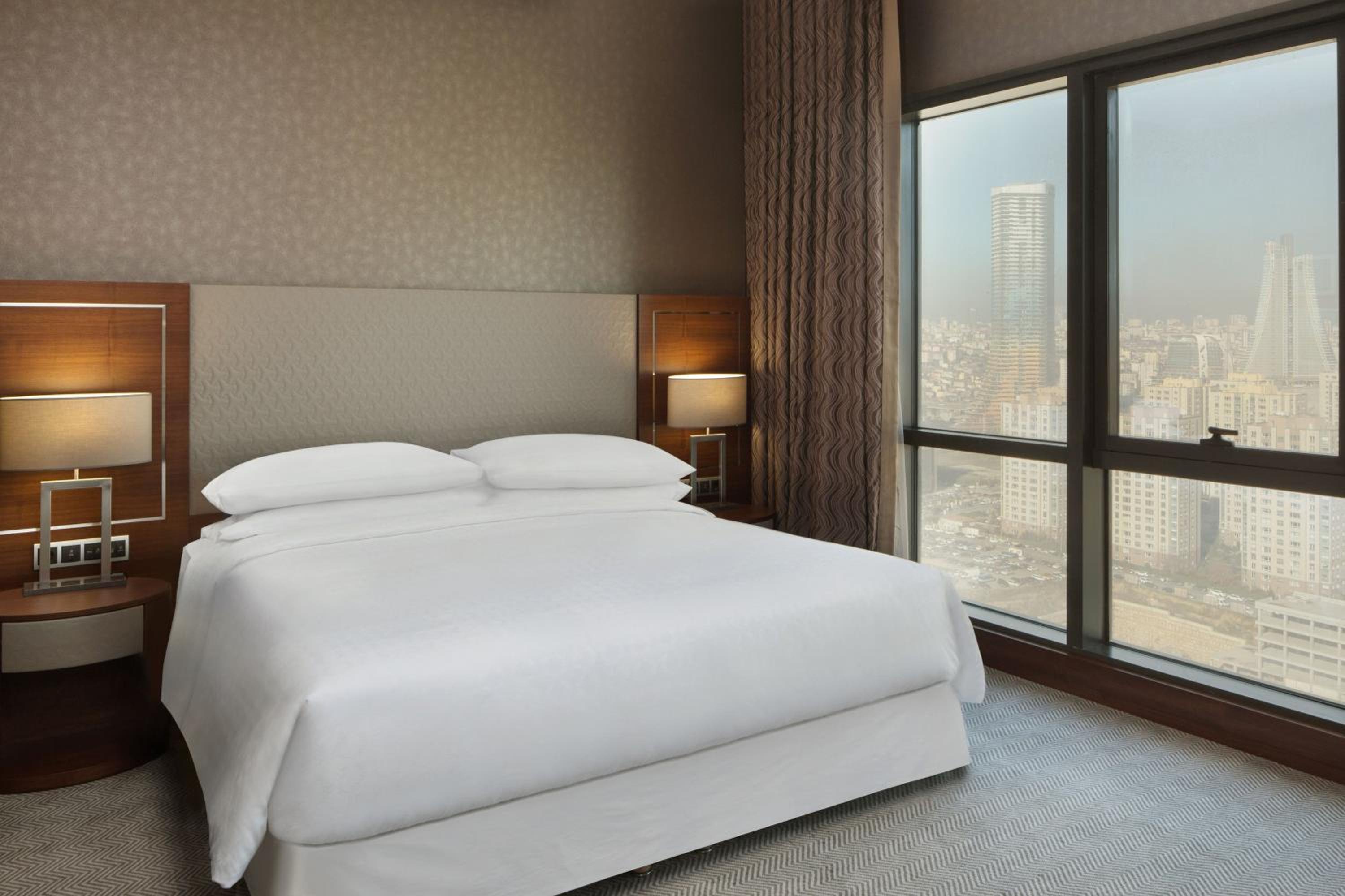 Superior King Room – High Floor