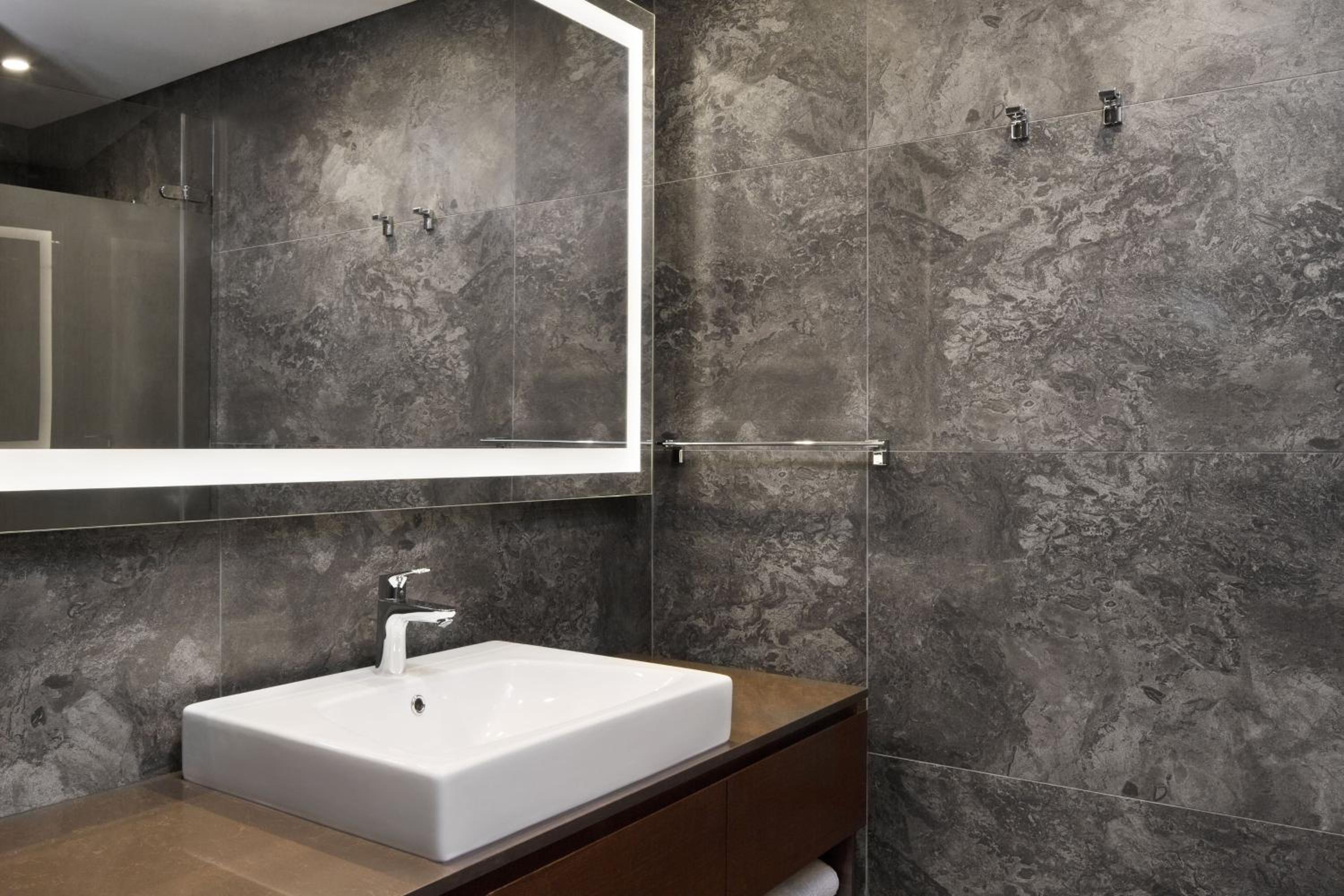 Superior King Room – High Floor