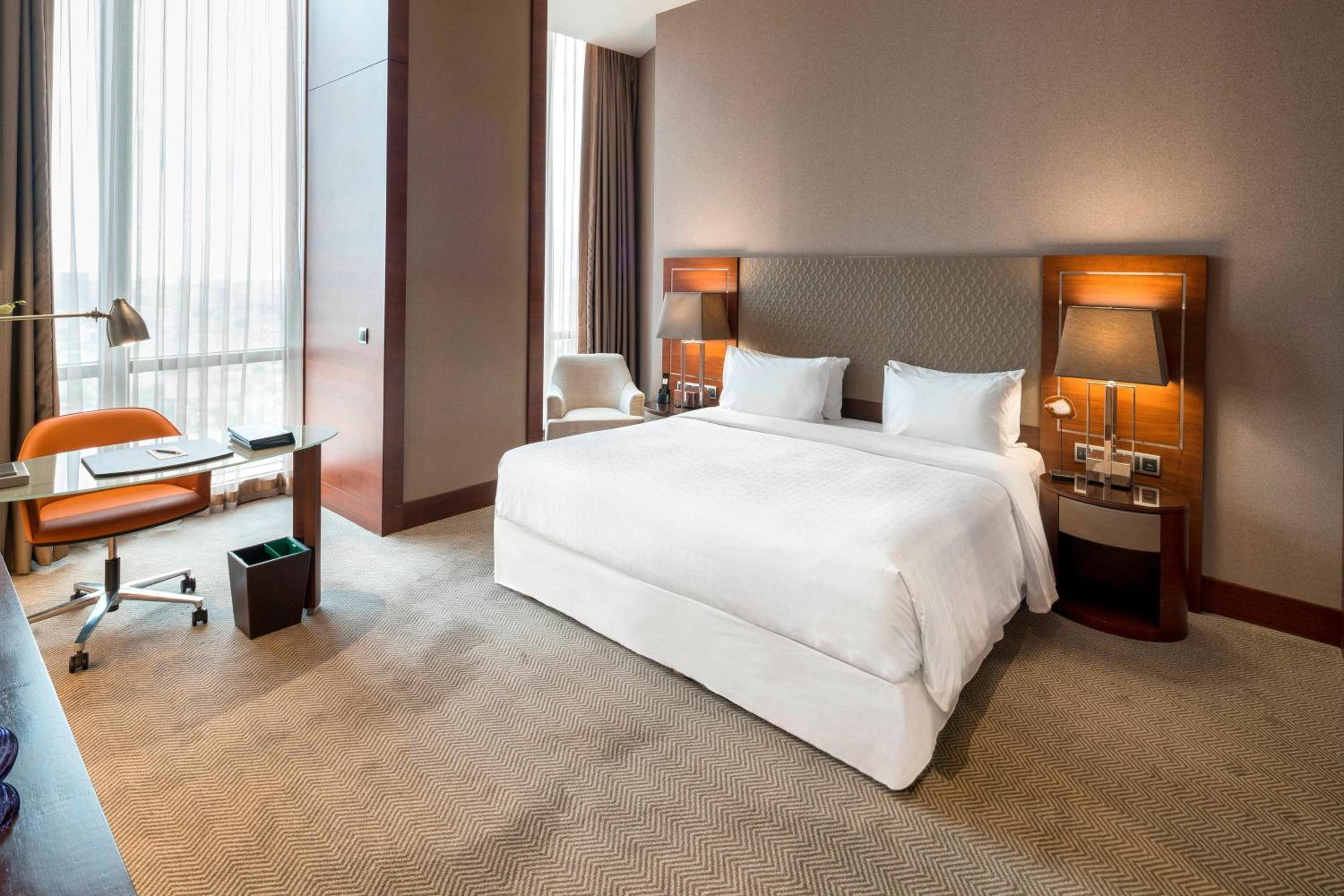Executive King Suite with Sofa Bed and Lounge Access