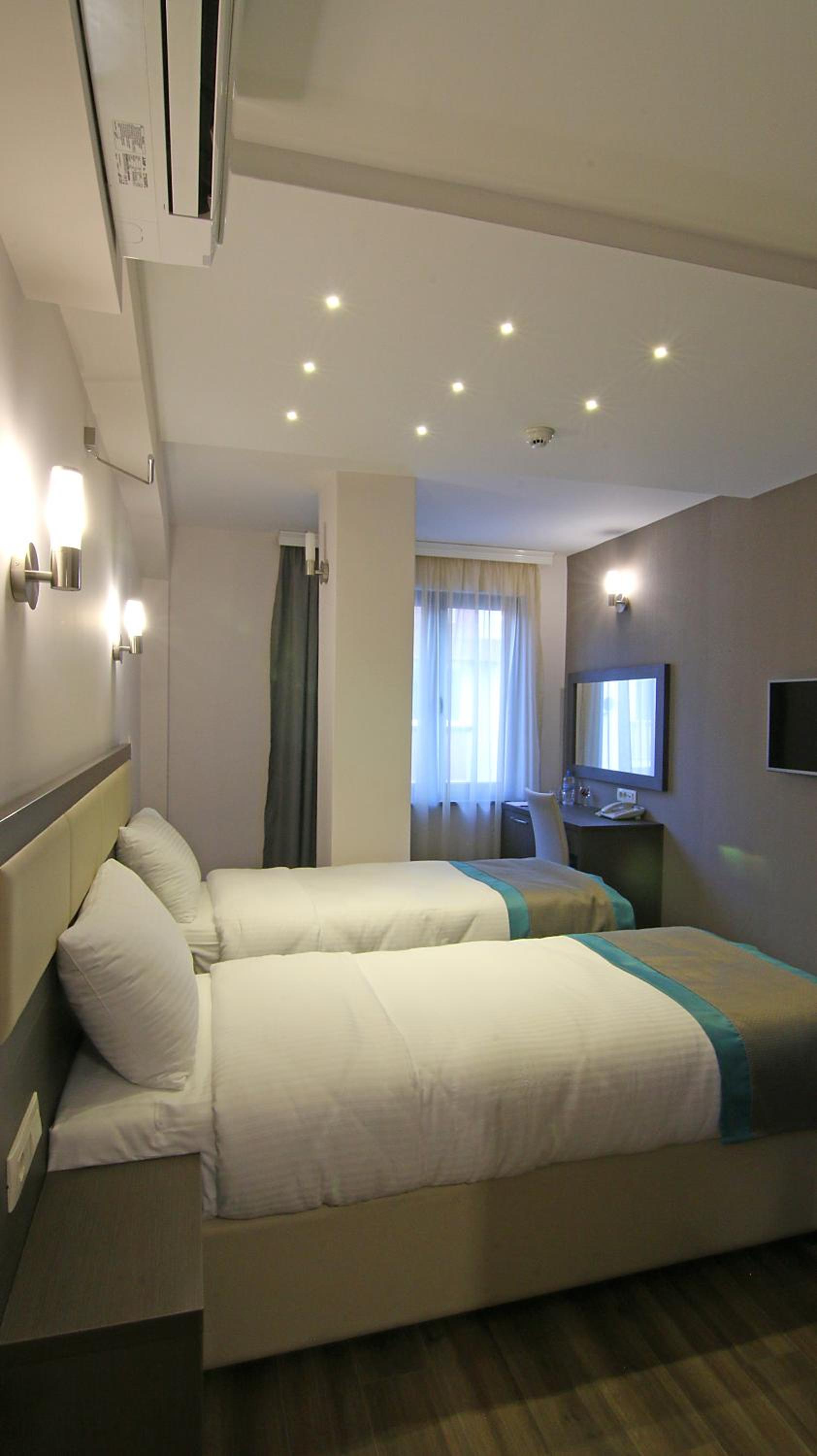 Deluxe Double or Twin Room - Photo 2