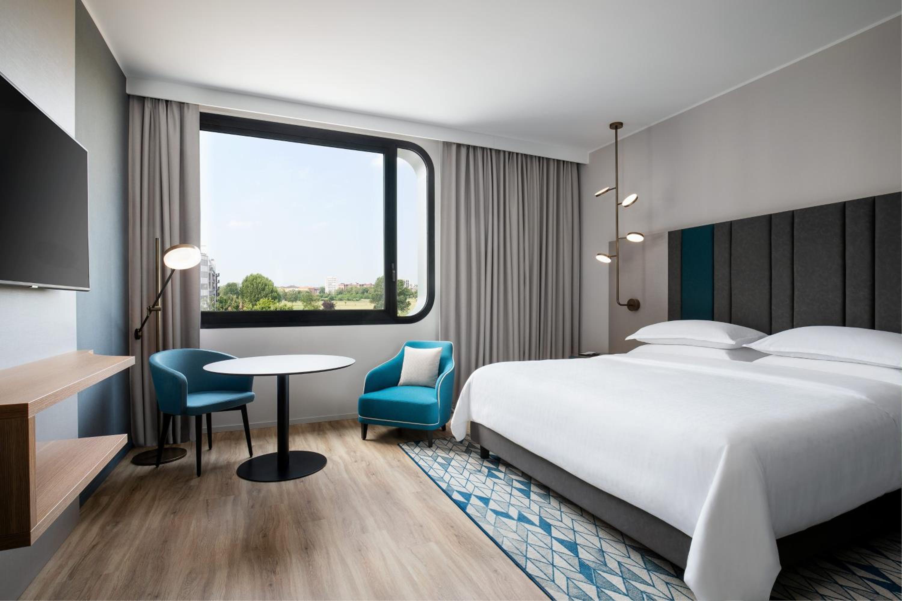 Superior King Room