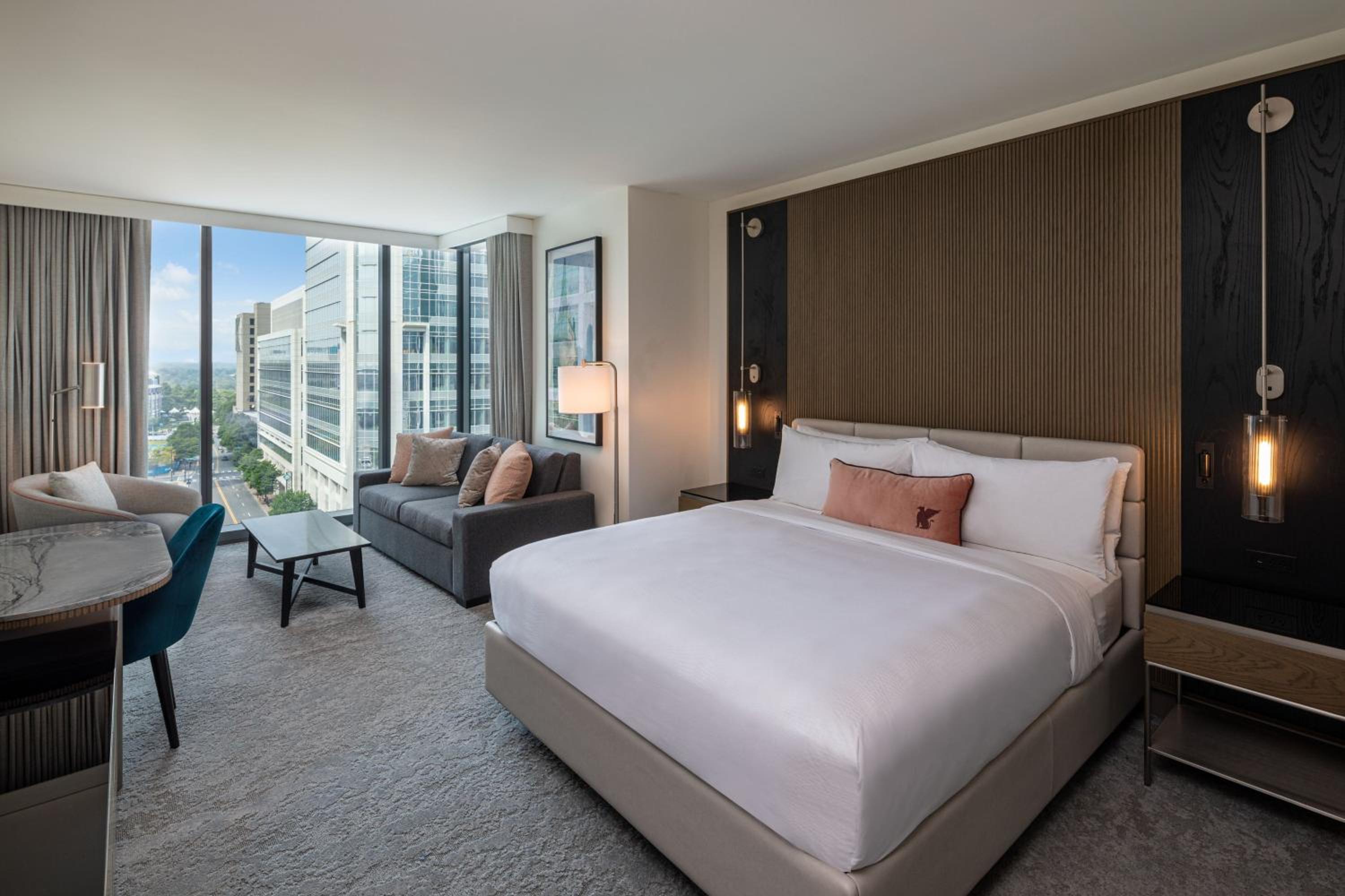 Large Corner King Room