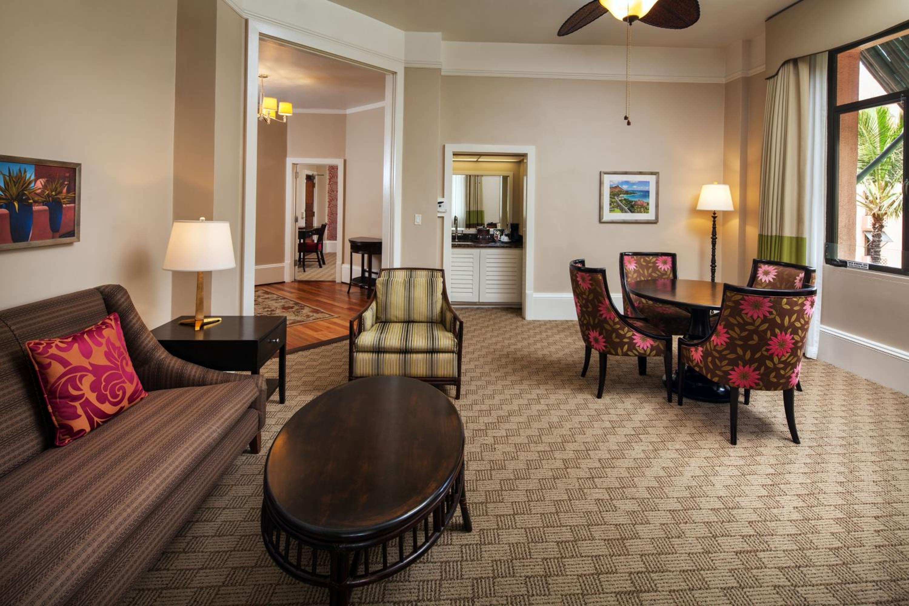 Suite with One King Bed (Non Smoking) - Photo 1