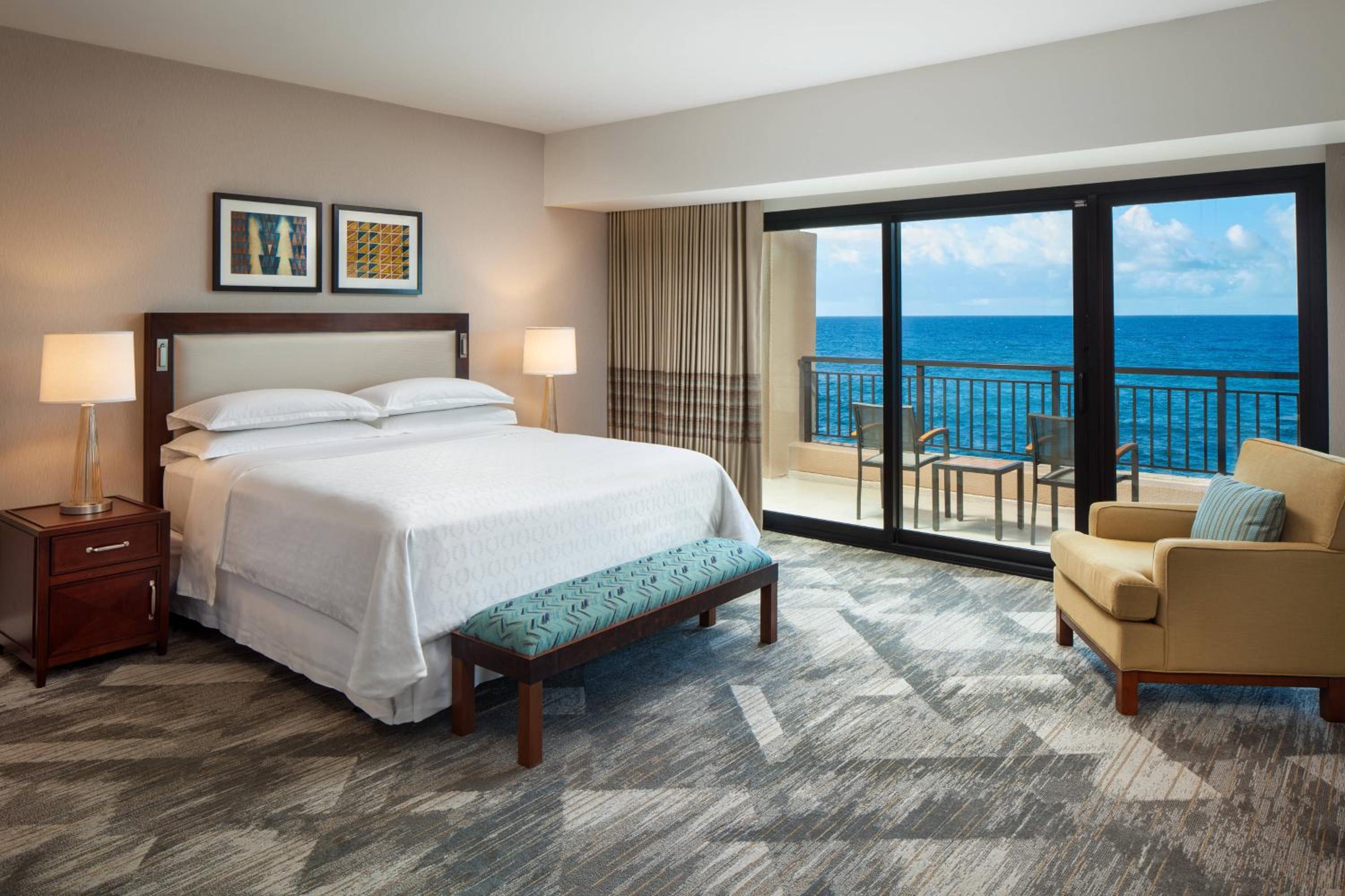 One-Bedroom Deluxe Oceanfront Suite