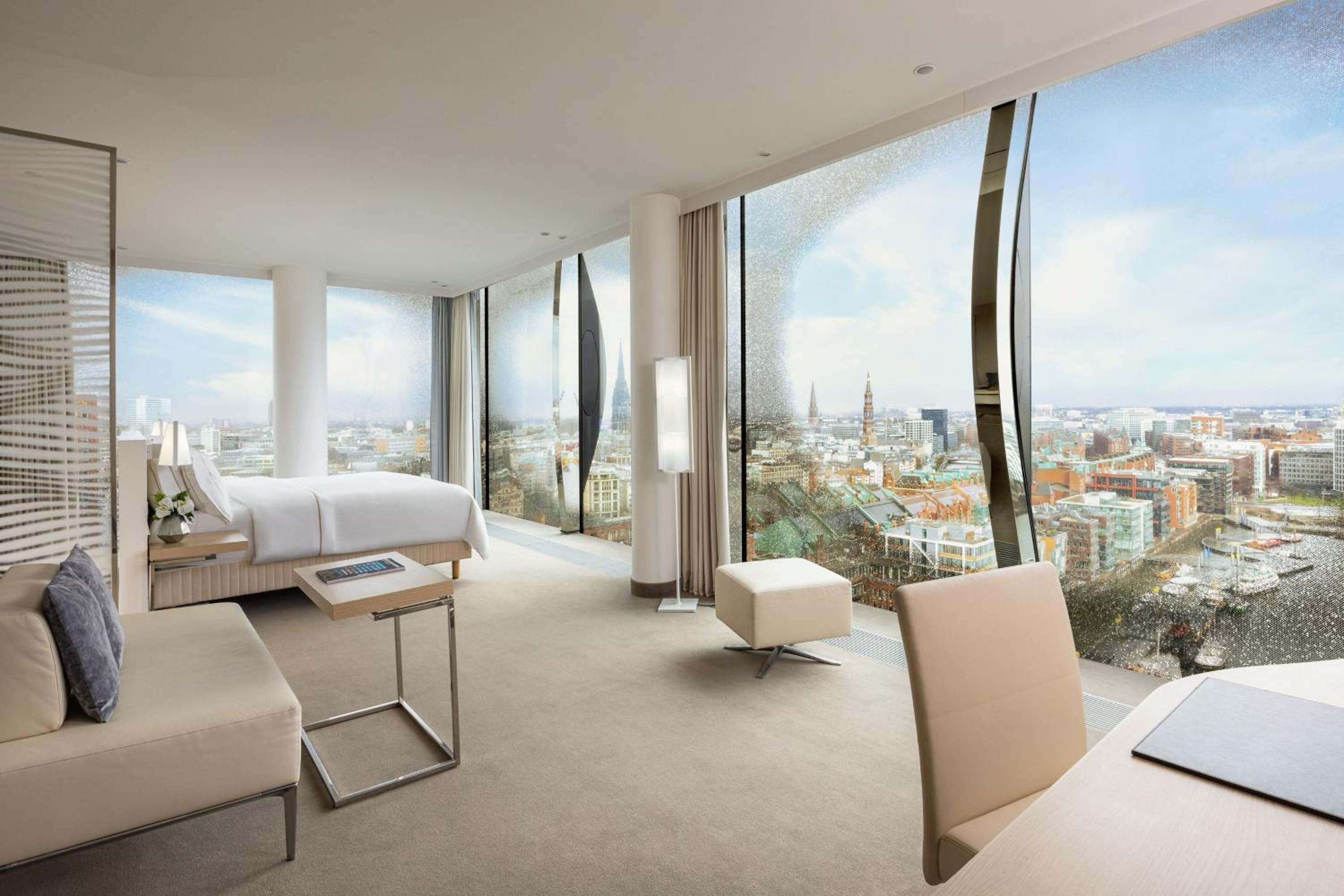Junior Horizon King Suite with City View