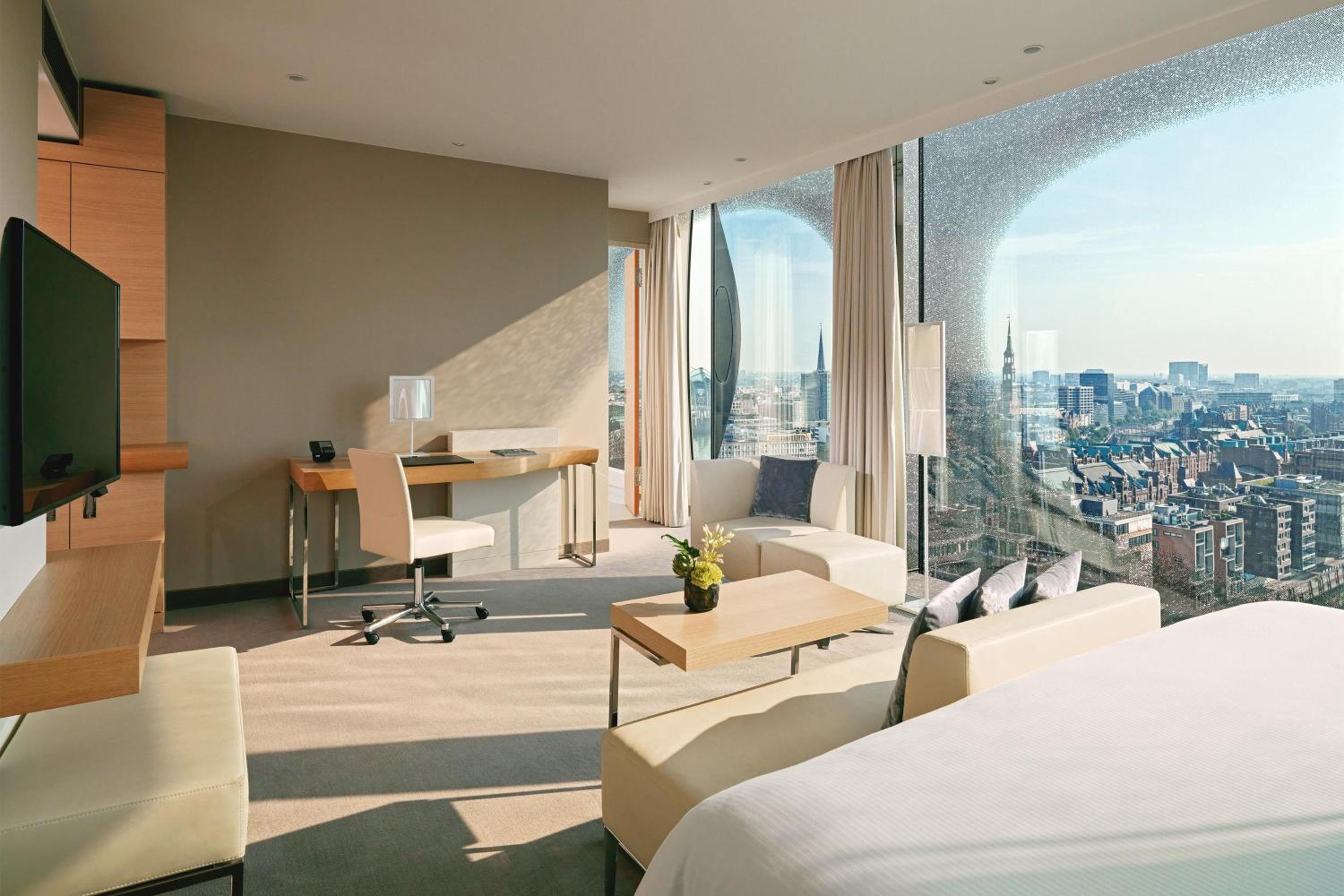 Elbphilharmonie Studio, Studio, 1 King, City/Elbe view
