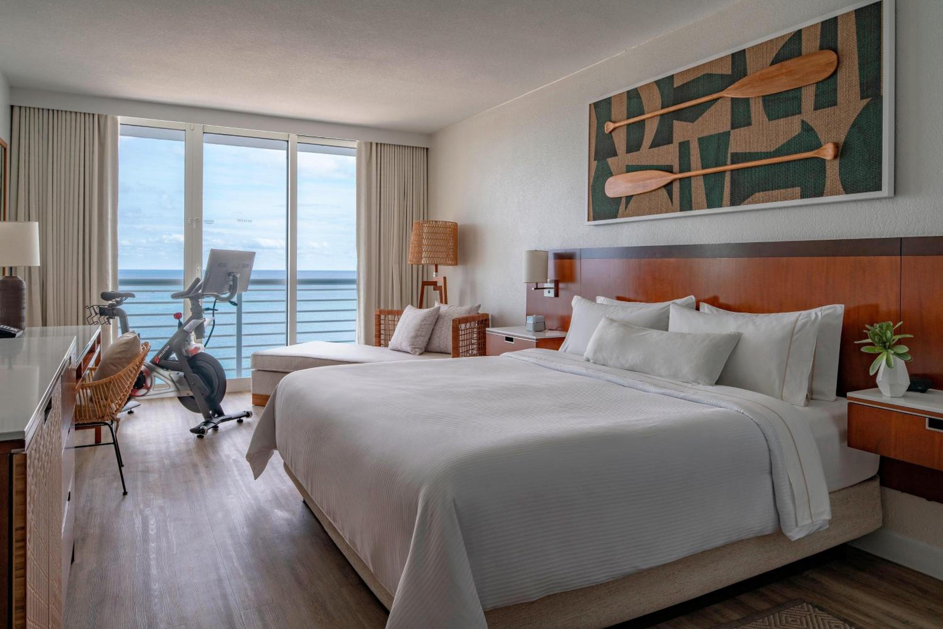 Guest room, 1 King, Oceanfront - Photo 2