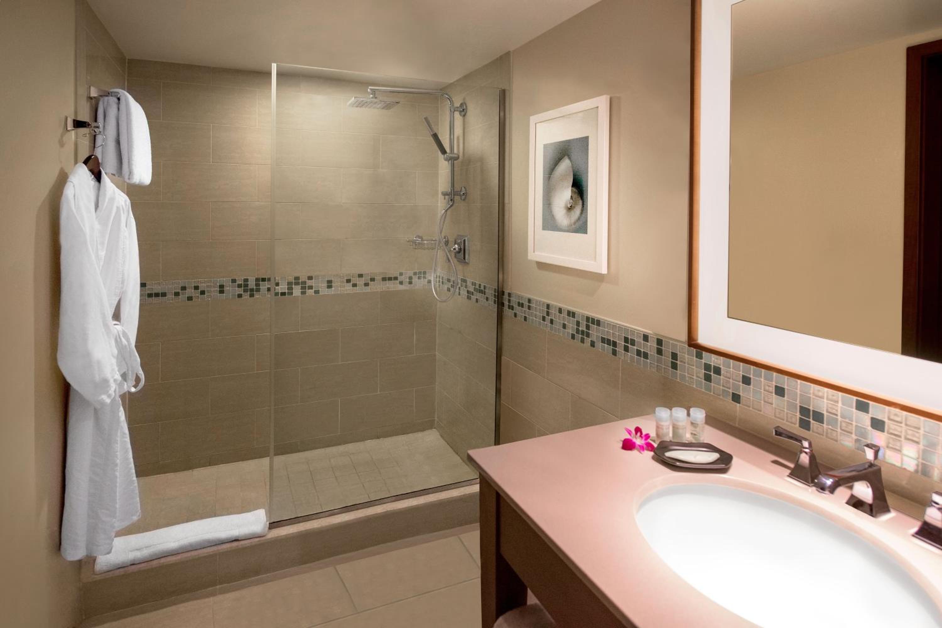 Traditional, Guest room, 1 King - Photo 2