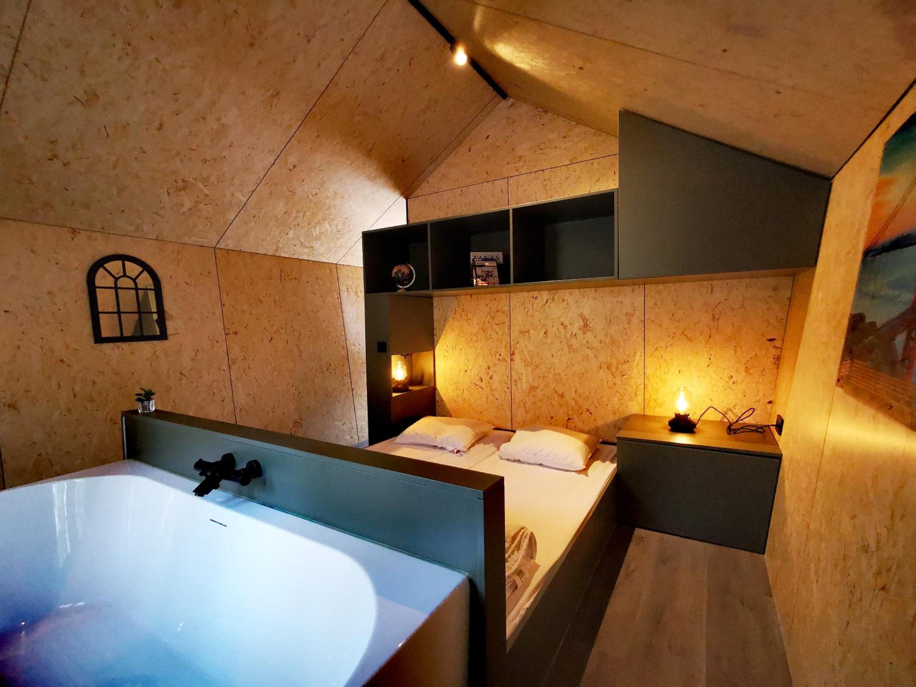 Small Two-Bedroom House with Bath Tub - Photo 7
