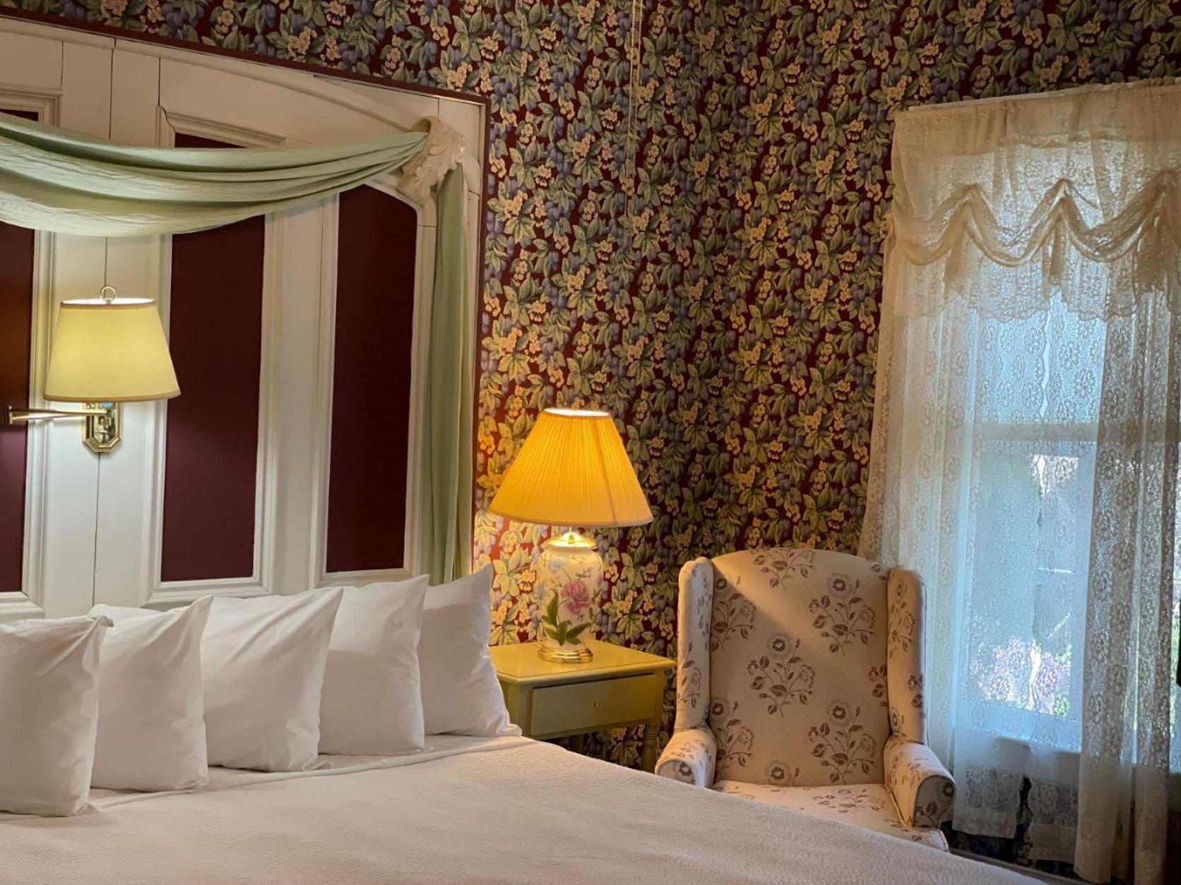 Deluxe King Room photo 3
