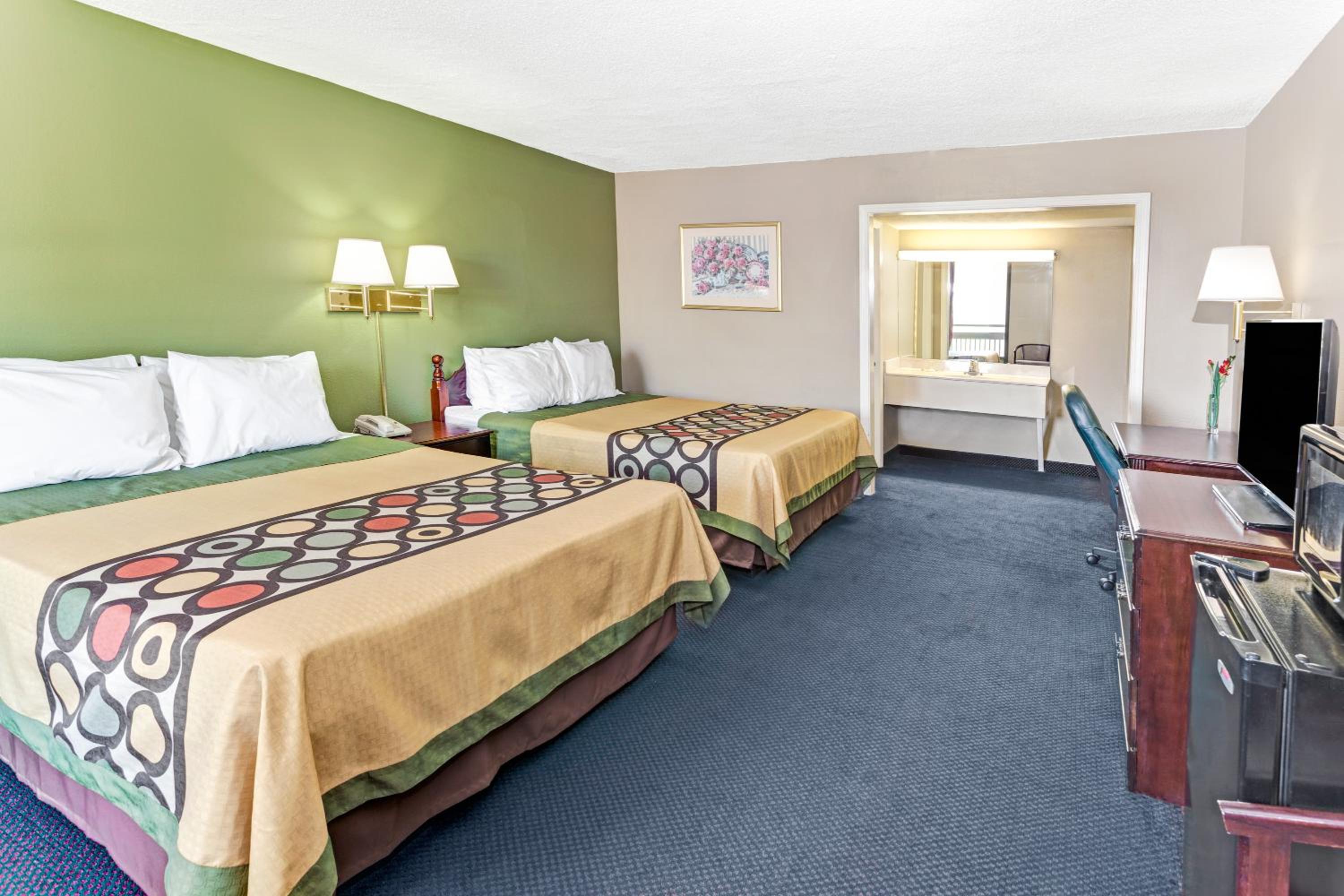 Two Queen Beds Room - Non Smoking - Photo 1