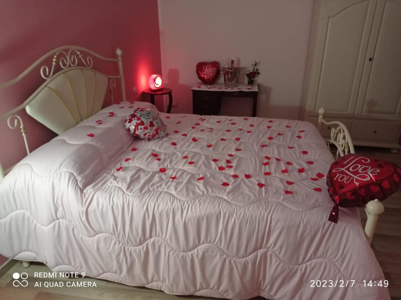 Standard Double Room - Photo 11