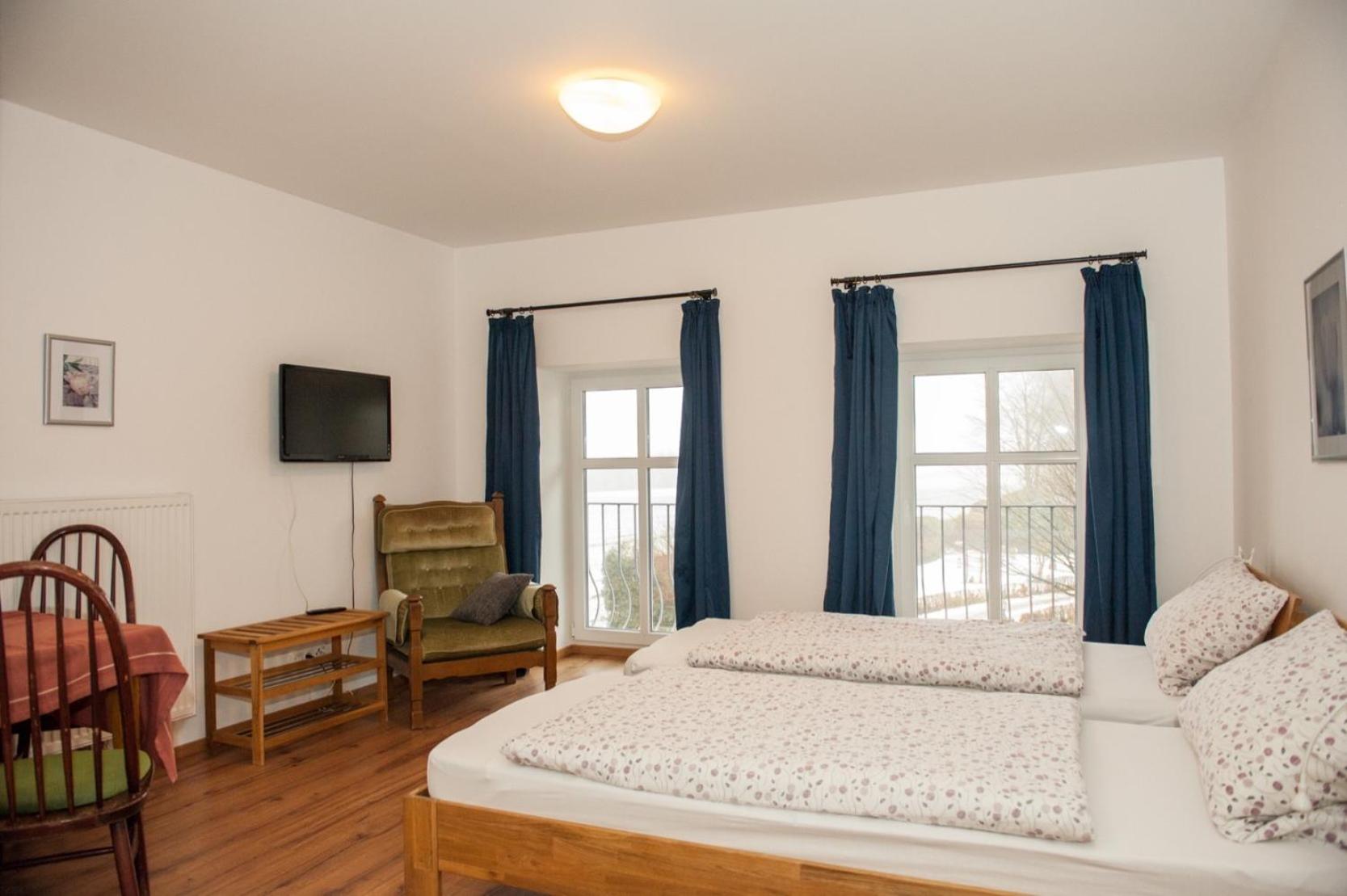 Double Room with Private Bathroom photo 3