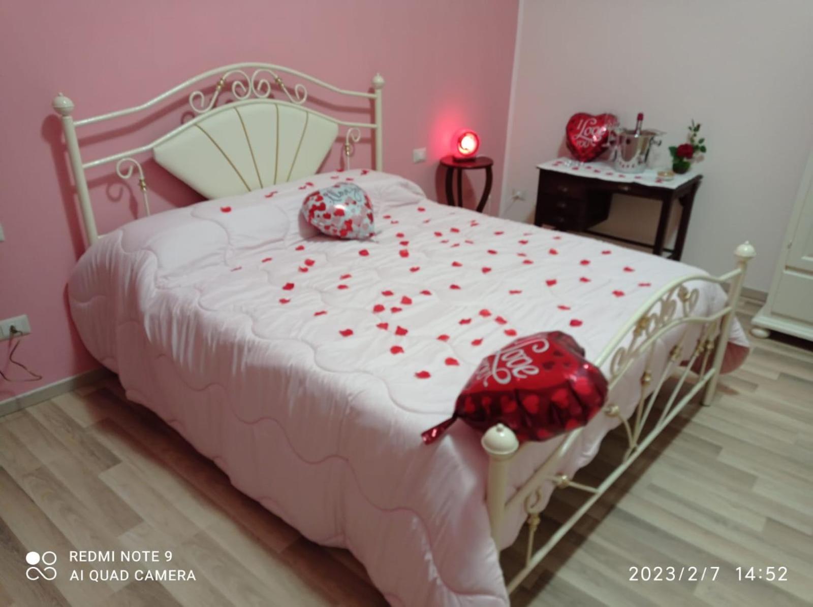 Standard Double Room - Photo 13