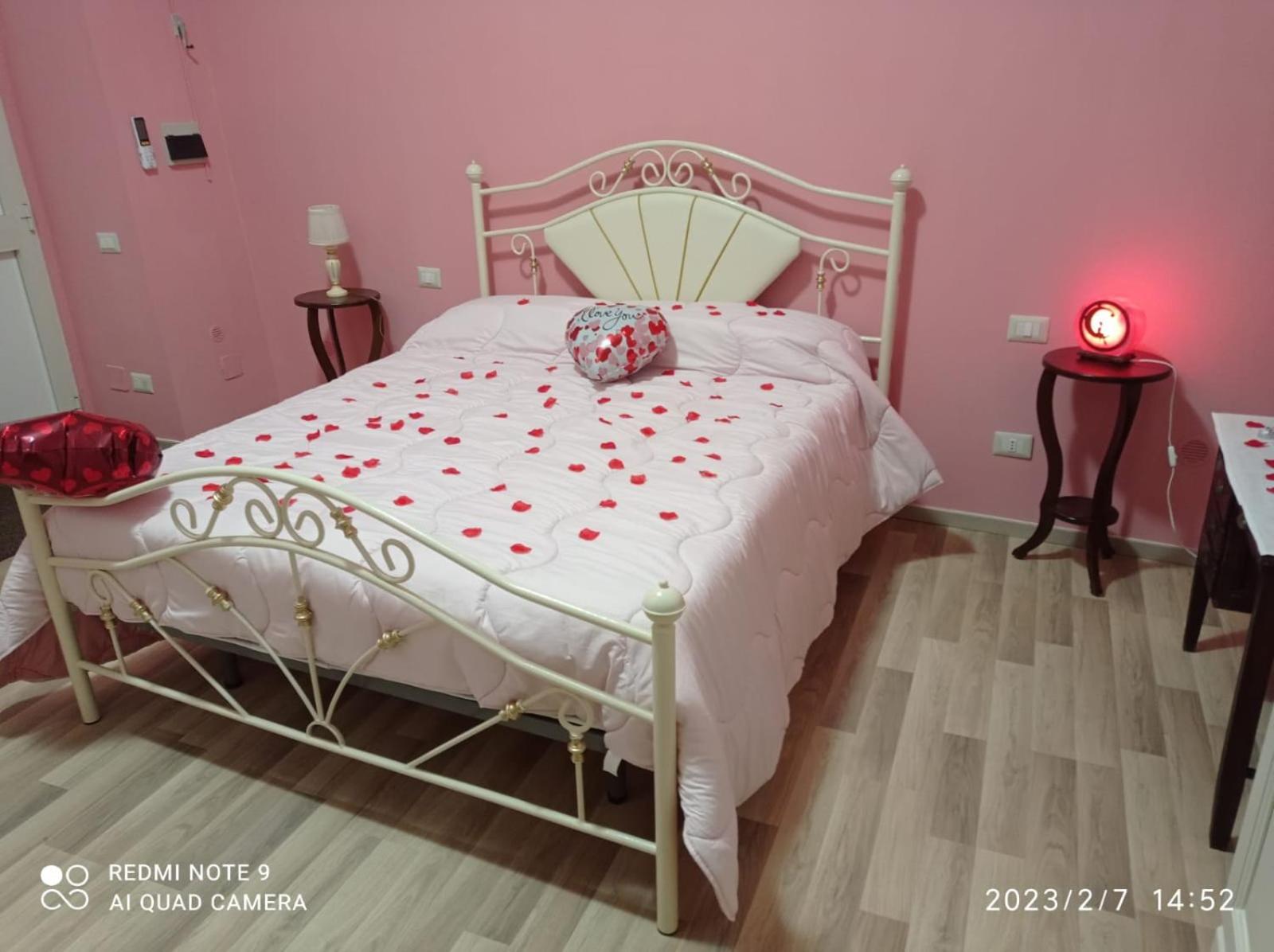 Standard Double Room - Photo 2