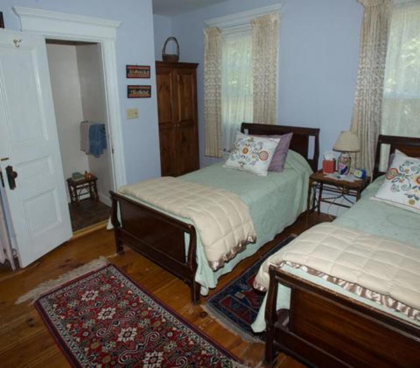 Twin Room - Photo 19