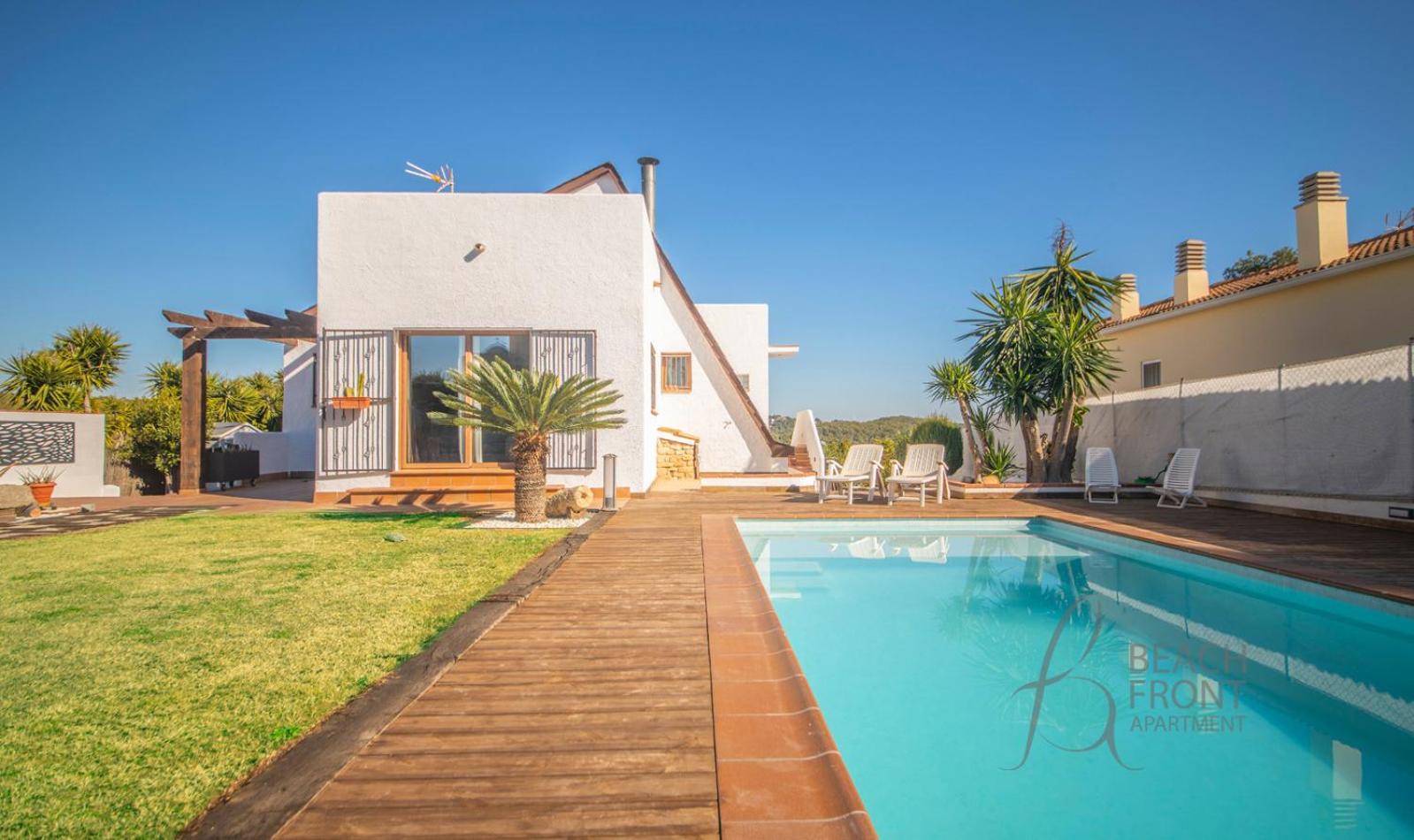 Villa photo 2