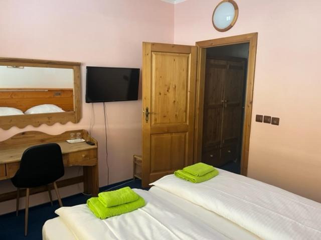 Double Room - Photo 1
