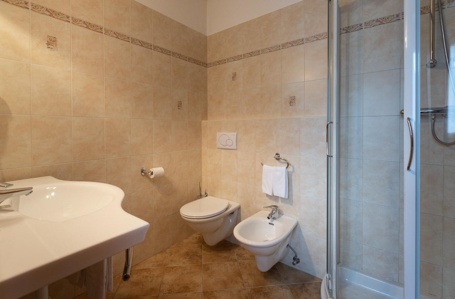 Standard Double or Twin Room photo 2