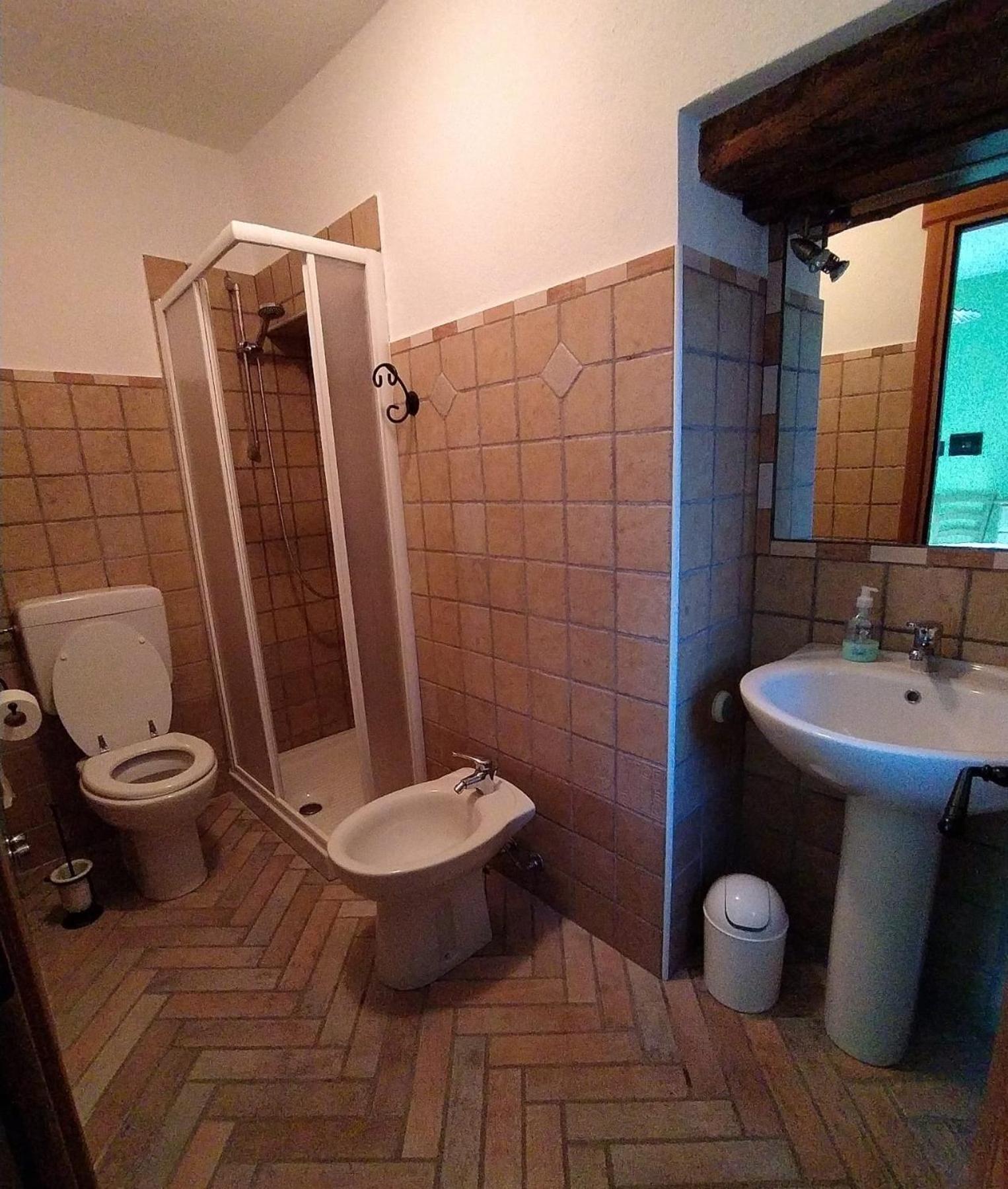 Double or Twin Room with Mountain View photo 3