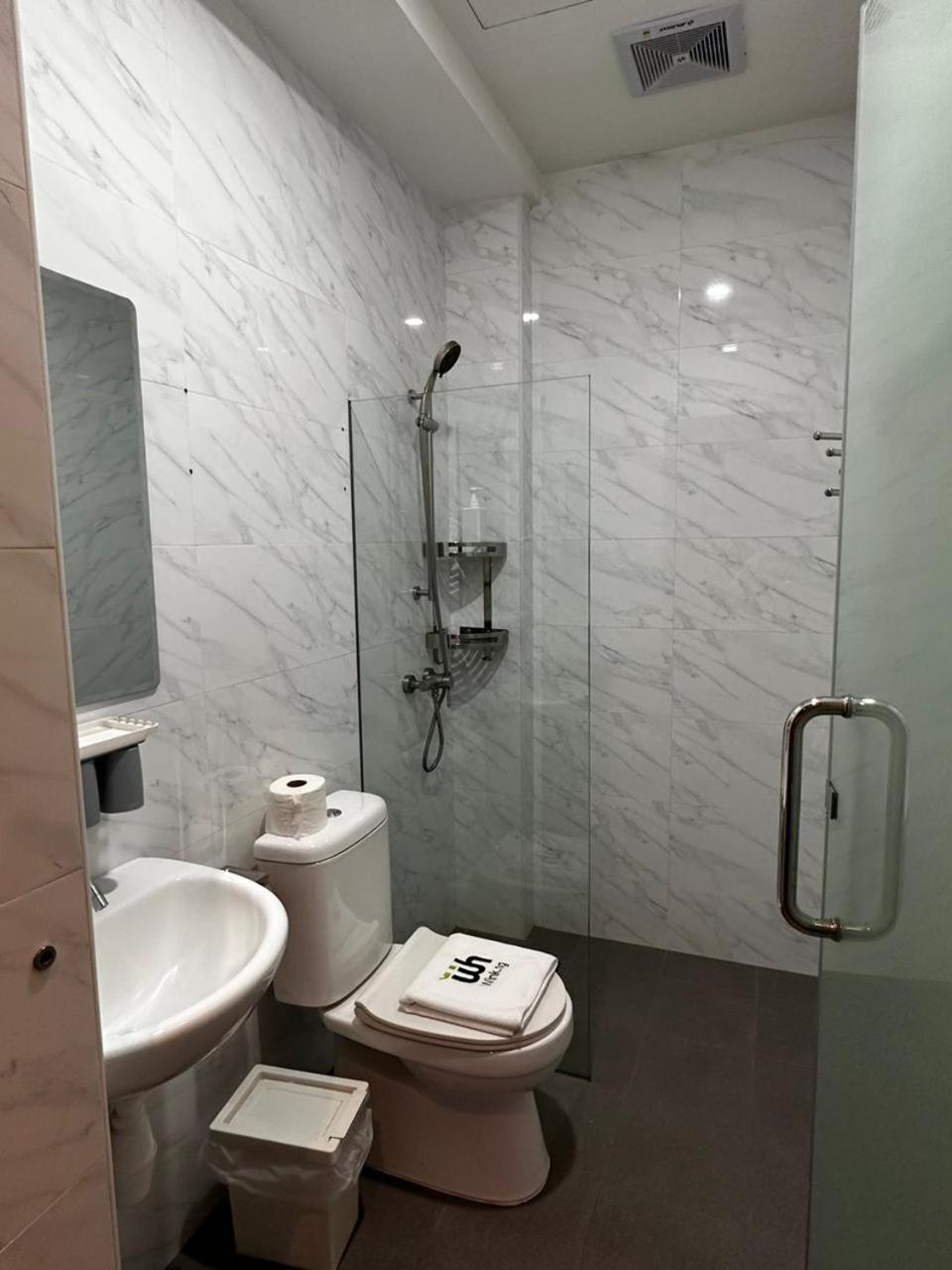 Private Room (4 Queen Pods + Bathroom) photo 1