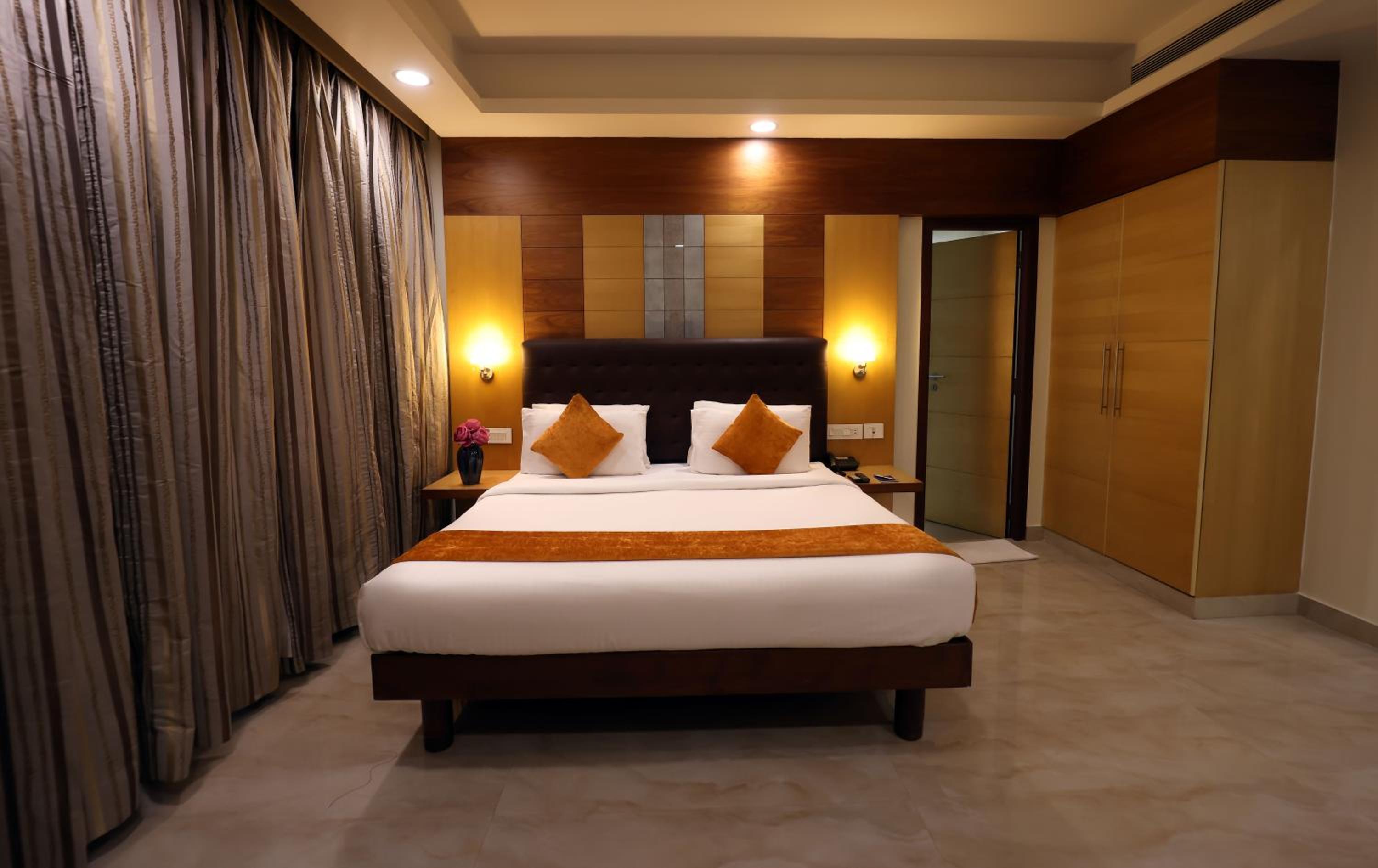 Suite - Photo 9