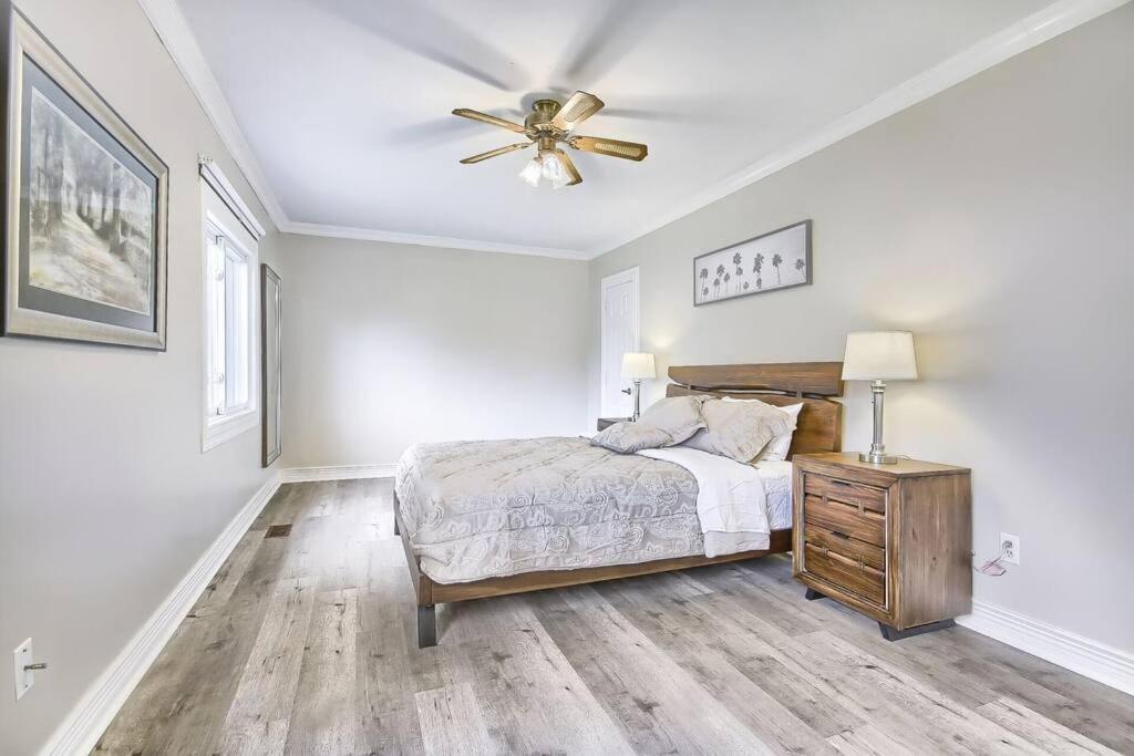 Five-Bedroom House photo 1