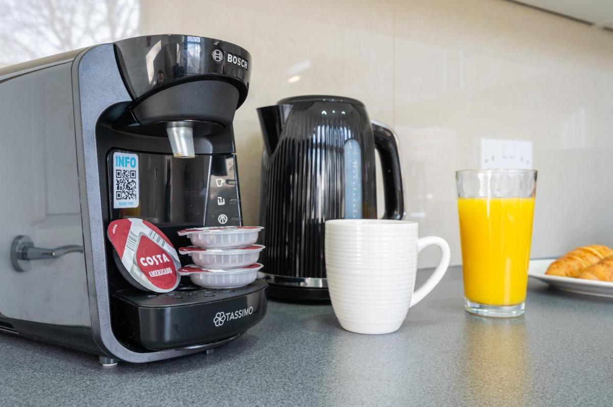 One-Bedroom Apartment photo 1