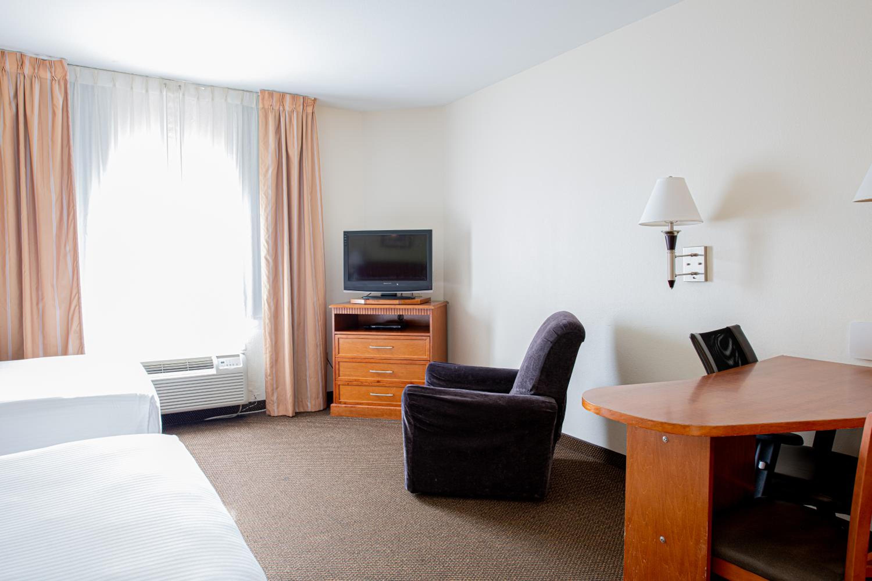 Standard Studio with Two Double Beds - Disability Access/Non-Smoking - Photo 2