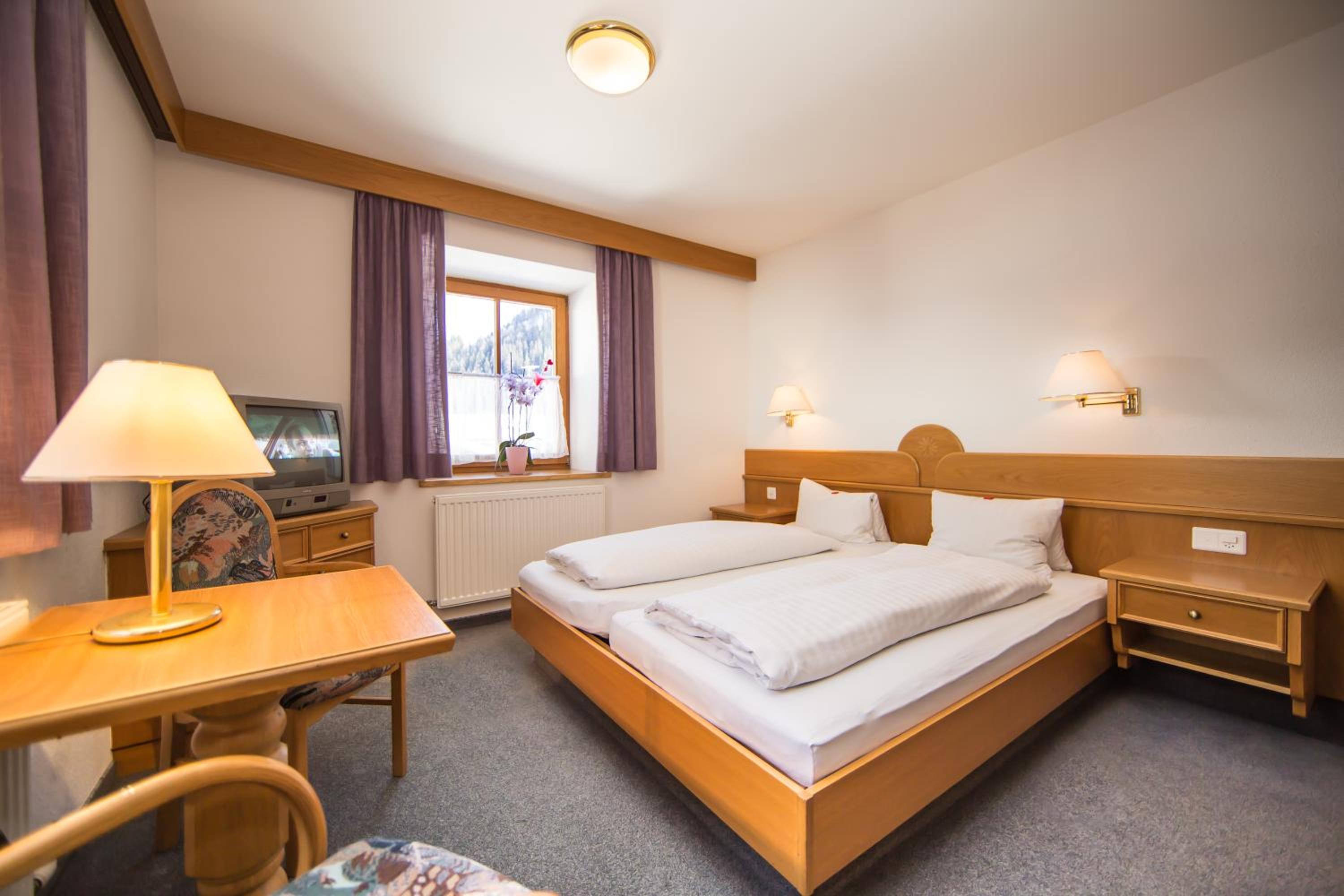 Budget Double Room photo 2
